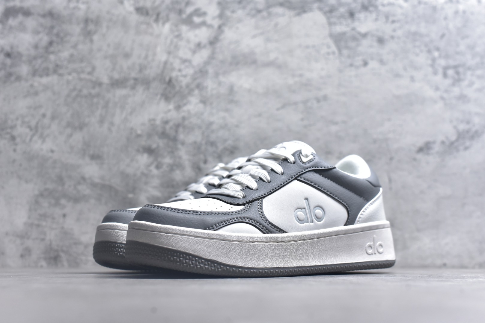 图片[2]-#Alo yoga Alo Recovery Mode 舒适百搭防滑耐磨低帮板鞋 易梦玲 Jisoo智秀等多位明星同款上脚主打各大平台外贸主推大厂采购原材料多处细节一步到位生产细节 一款随意搭配的都好看的鞋子alo采用增高4cm 春夏秋冬四季款舒适简约板鞋 TPU防滑耐磨鞋底 尺码：36 36.5 37 37.5 38 38.5 39 40 41 41.5 42 42.5 43 44 45-选品中心