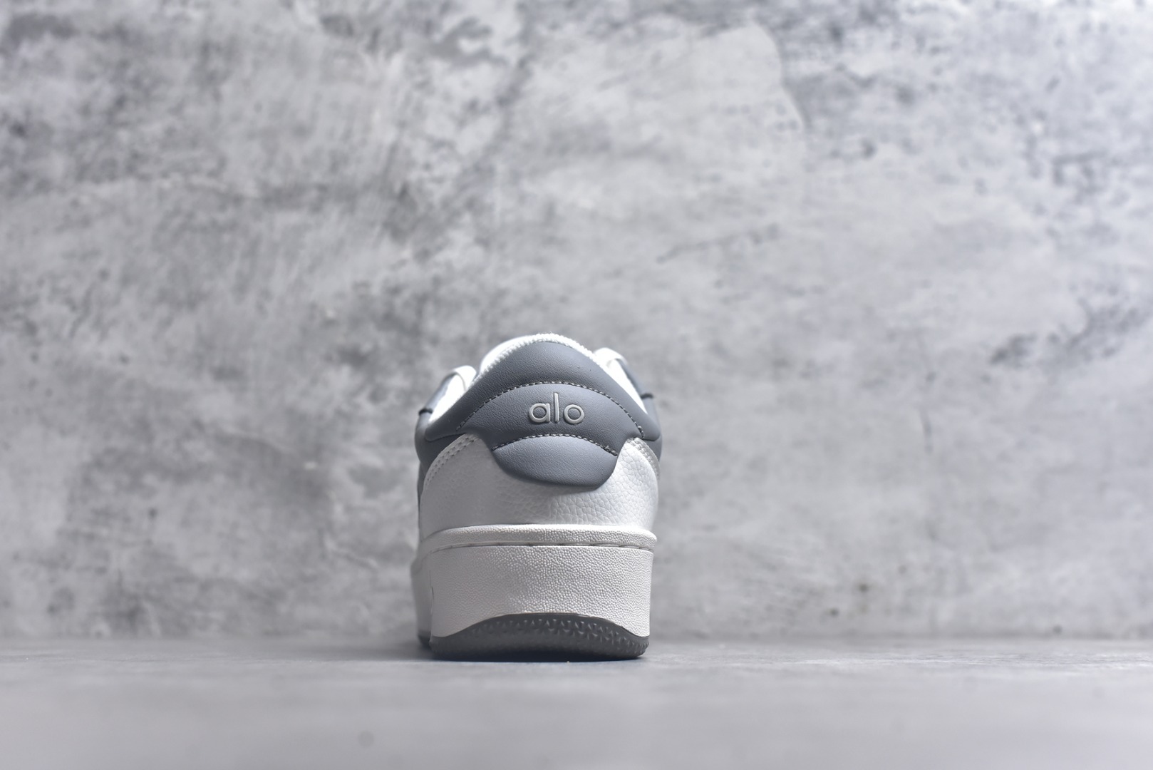 图片[5]-#Alo yoga Alo Recovery Mode 舒适百搭防滑耐磨低帮板鞋 易梦玲 Jisoo智秀等多位明星同款上脚主打各大平台外贸主推大厂采购原材料多处细节一步到位生产细节 一款随意搭配的都好看的鞋子alo采用增高4cm 春夏秋冬四季款舒适简约板鞋 TPU防滑耐磨鞋底 尺码：36 36.5 37 37.5 38 38.5 39 40 41 41.5 42 42.5 43 44 45-选品中心