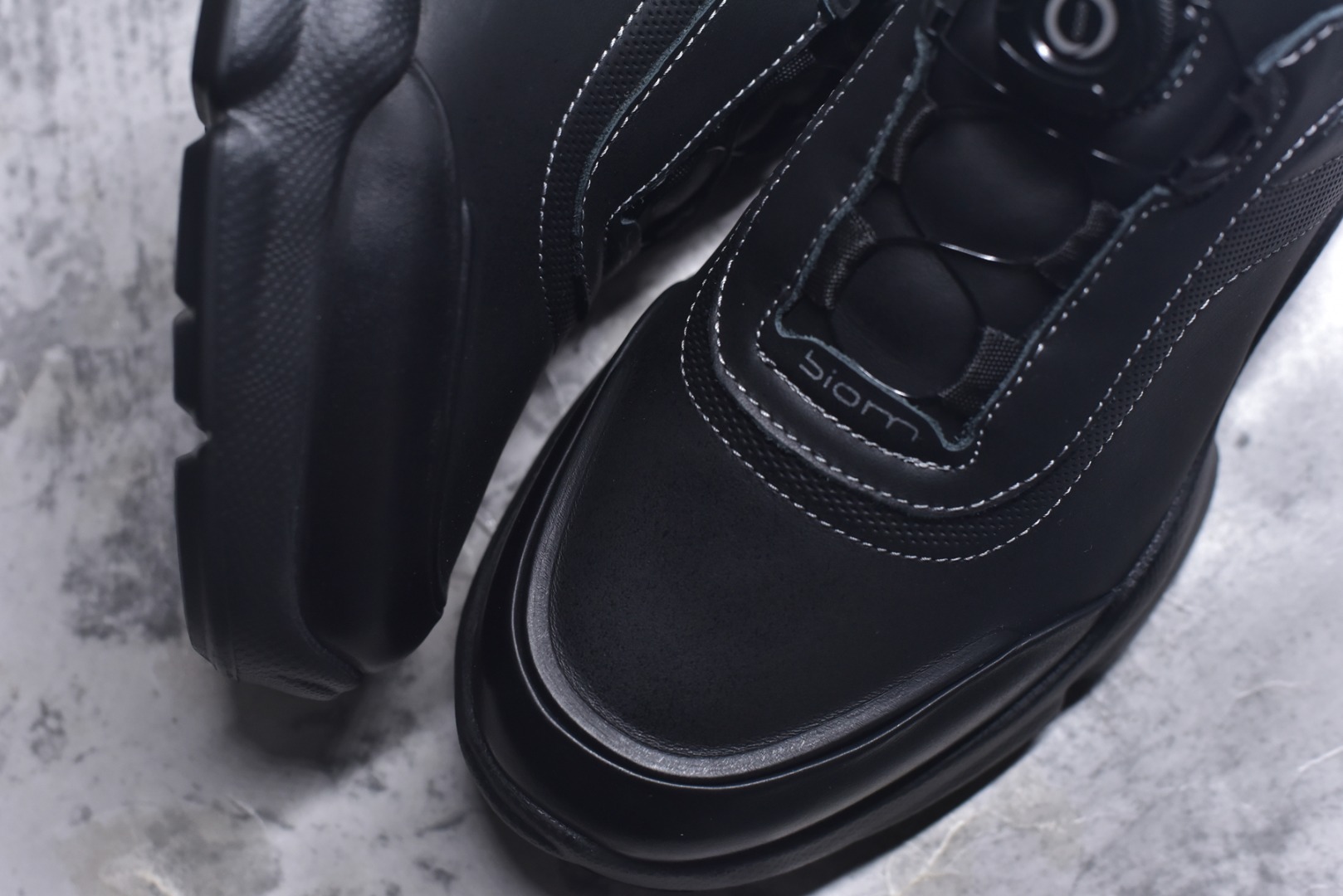 图片[8]-#ECCO爱步跑步鞋百搭舒适 秋冬新款厚底休闲运动鞋男鞋 灵动系列 黄景瑜同款 品质牛皮鞋面，轻盈柔韧 具有良好的透气性 细腻柔软 简约系带设计 可自由调节松紧 贴合脚型 PU泡沫橡胶大底 抓地力强 具有良好的防滑耐磨性 时尚简约 休闲百搭 尺码：38 39 40 41 42 43 44 （皮鞋码）-选品中心