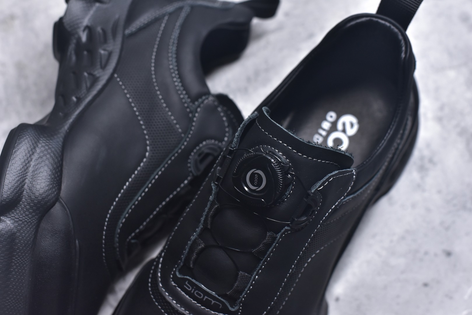 图片[9]-#ECCO爱步跑步鞋百搭舒适 秋冬新款厚底休闲运动鞋男鞋 灵动系列 黄景瑜同款 品质牛皮鞋面，轻盈柔韧 具有良好的透气性 细腻柔软 简约系带设计 可自由调节松紧 贴合脚型 PU泡沫橡胶大底 抓地力强 具有良好的防滑耐磨性 时尚简约 休闲百搭 尺码：38 39 40 41 42 43 44 （皮鞋码）-选品中心