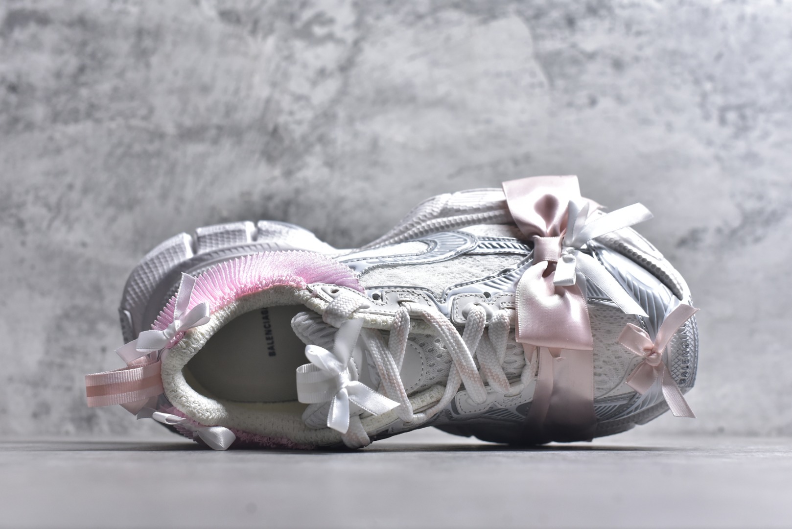 图片[4]-#巴黎世家/Balenciaga 3XL Worn-Out 10代系列老爹运动鞋，做旧蕾丝蝴蝶结 832994 WXLMC 9050 尺码：35-40-选品中心