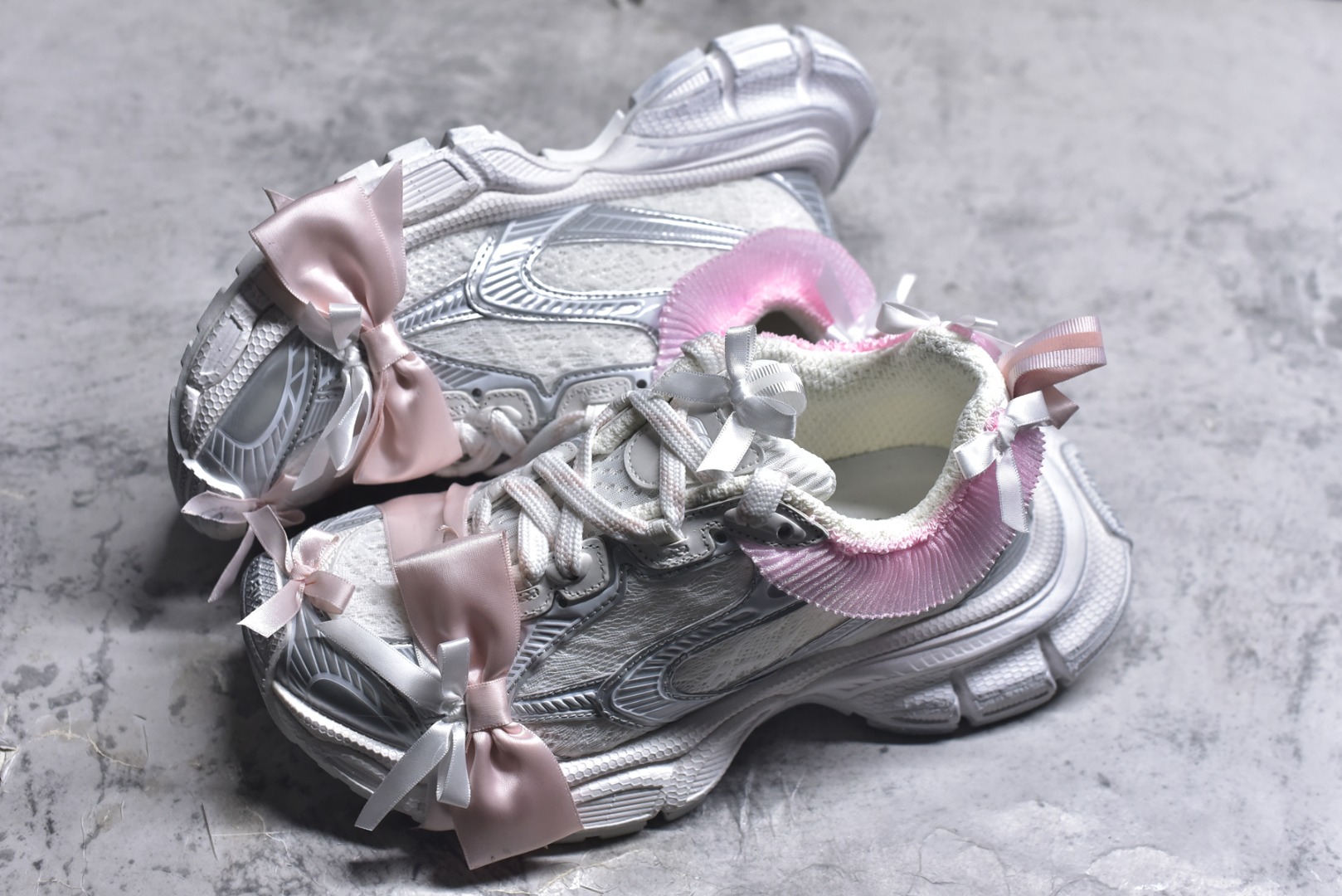 图片[7]-#巴黎世家/Balenciaga 3XL Worn-Out 10代系列老爹运动鞋，做旧蕾丝蝴蝶结 832994 WXLMC 9050 尺码：35-40-选品中心