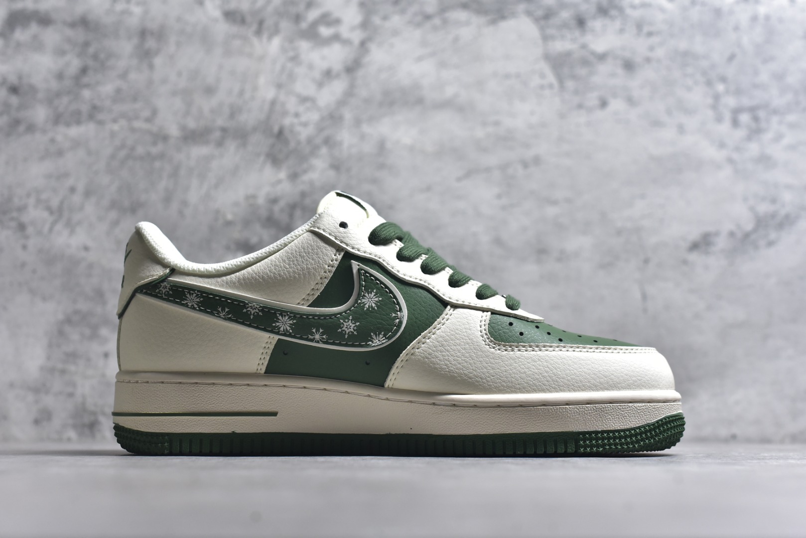 图片[3]-#海外限量发售！公司级NIke Air Force 1 \’07 Low “北面联名——珠穆朗玛峰”空军一号 低帮 运动鞋 休闲鞋 折边针车 工艺难度大 原楦头原纸板 原装鞋盒 定制五金配件 内置全掌气垫 原厂鞋底 货号：JP8028-065 尺码：36 36.5 37.5 38 38.5 39 40 40.5 41 42 42.5 43 44 44.5 45-选品中心