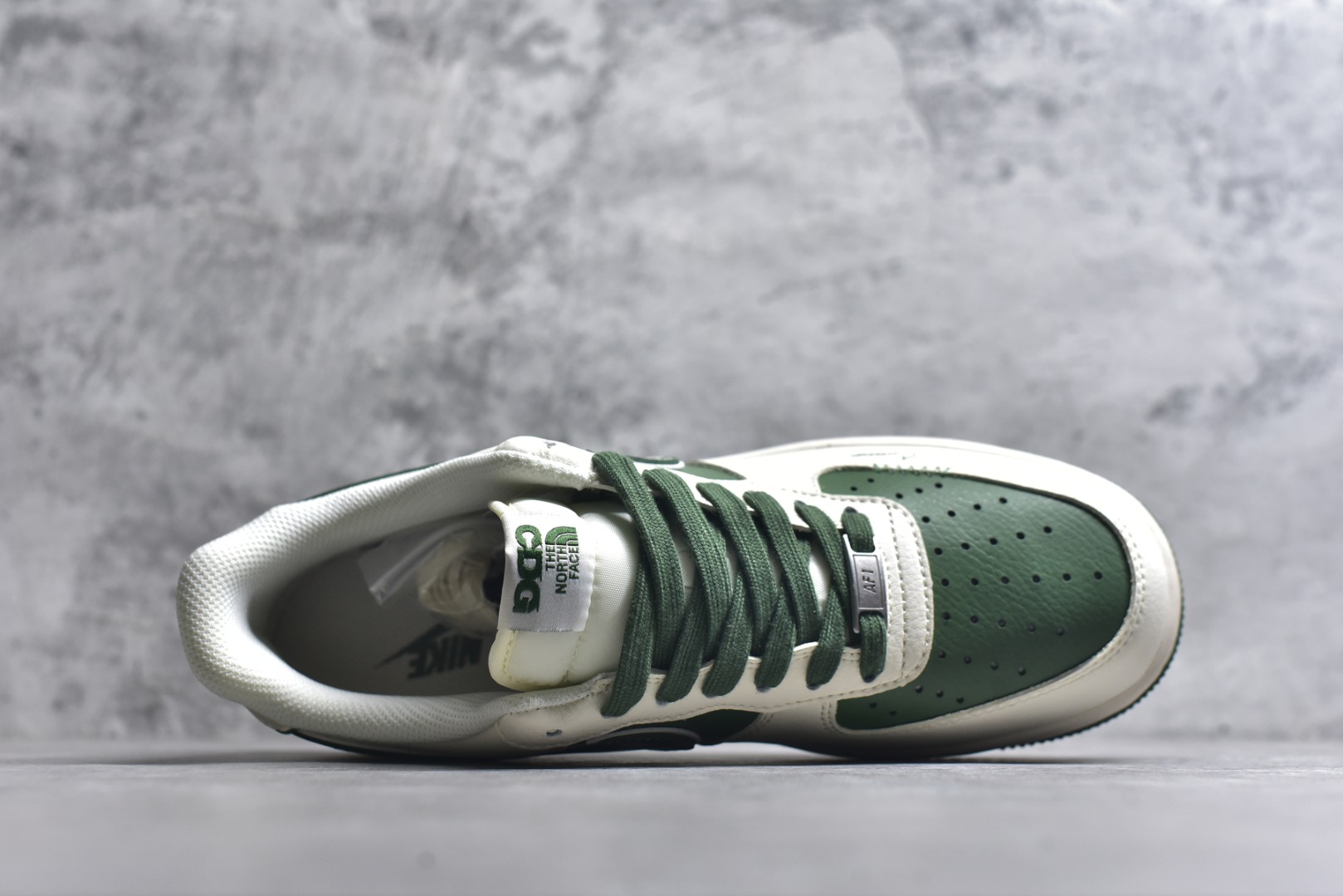 图片[4]-#海外限量发售！公司级NIke Air Force 1 \’07 Low “北面联名——珠穆朗玛峰”空军一号 低帮 运动鞋 休闲鞋 折边针车 工艺难度大 原楦头原纸板 原装鞋盒 定制五金配件 内置全掌气垫 原厂鞋底 货号：JP8028-065 尺码：36 36.5 37.5 38 38.5 39 40 40.5 41 42 42.5 43 44 44.5 45-选品中心