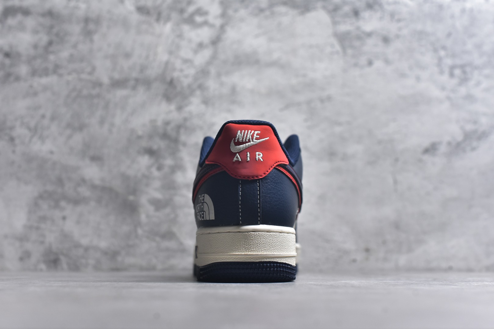 图片[5]-#海外限量发售！公司级NIke Air Force 1 \’07 Low “北面联名——蓝红双勾”空军一号 低帮 运动鞋 休闲鞋 折边针车 工艺难度大 原楦头原纸板 原装鞋盒 定制五金配件 内置全掌气垫 原厂鞋底 货号：XS1958-521 尺码：36 36.5 37.5 38 38.5 39 40 40.5 41 42 42.5 43 44 44.5 45\”},\”commodity\”：{\”goods_id\”：\”_dkSDjxON0DbgcQqyy4JBu59eajpvHQeb-ePqllQ-选品中心