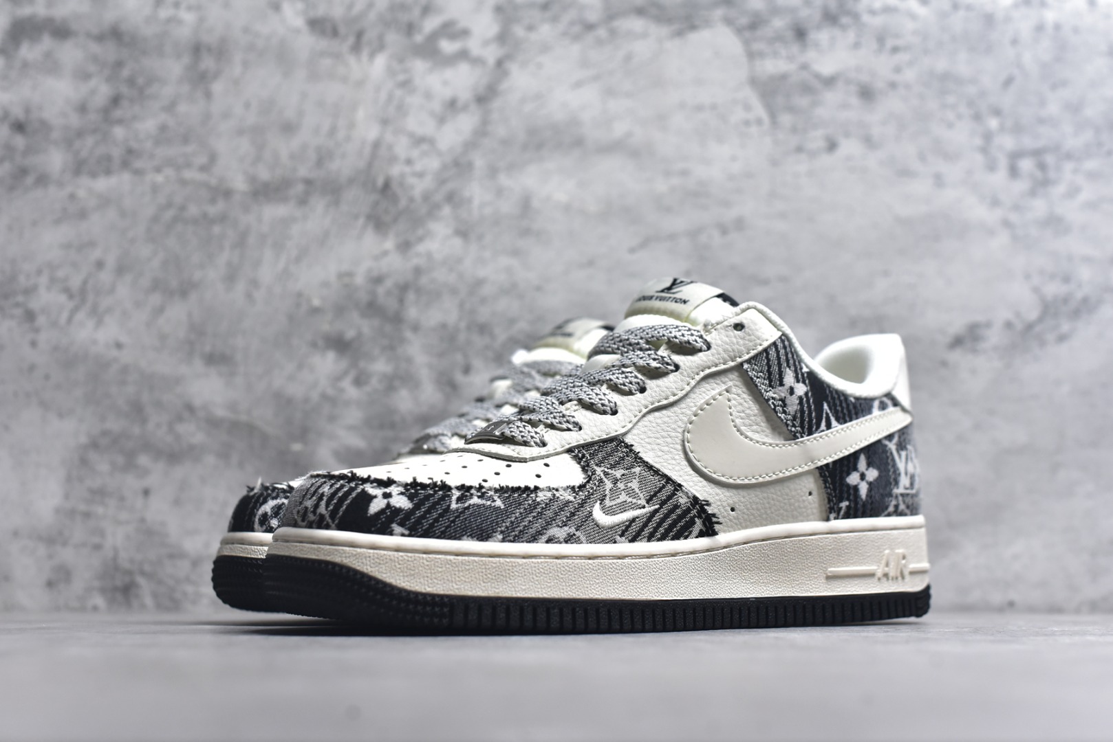图片[2]-#海外限量发售！公司级NIke Air Force 1 \’07 Low “ LV联名——黑花牛仔”空军一号 低帮 运动鞋 休闲鞋 折边针车 工艺难度大 原楦头原纸板 原装鞋盒 定制五金配件 内置全掌气垫 原厂鞋底 货号：XS1958-585 尺码：36 36.5 37.5 38 38.5 39 40 40.5 41 42 42.5 43 44 44.5 45-选品中心
