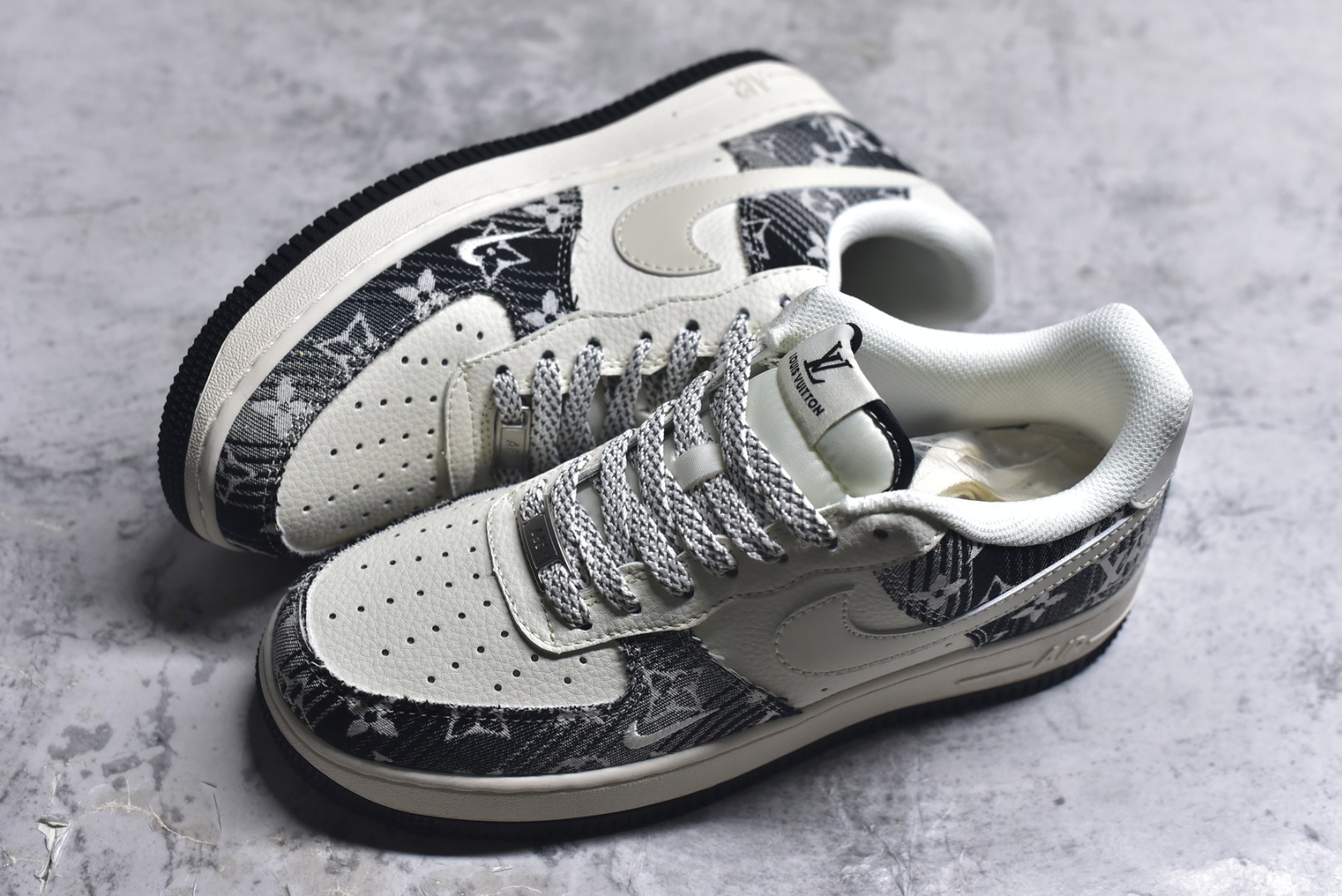 图片[7]-#海外限量发售！公司级NIke Air Force 1 \’07 Low “ LV联名——黑花牛仔”空军一号 低帮 运动鞋 休闲鞋 折边针车 工艺难度大 原楦头原纸板 原装鞋盒 定制五金配件 内置全掌气垫 原厂鞋底 货号：XS1958-585 尺码：36 36.5 37.5 38 38.5 39 40 40.5 41 42 42.5 43 44 44.5 45-选品中心