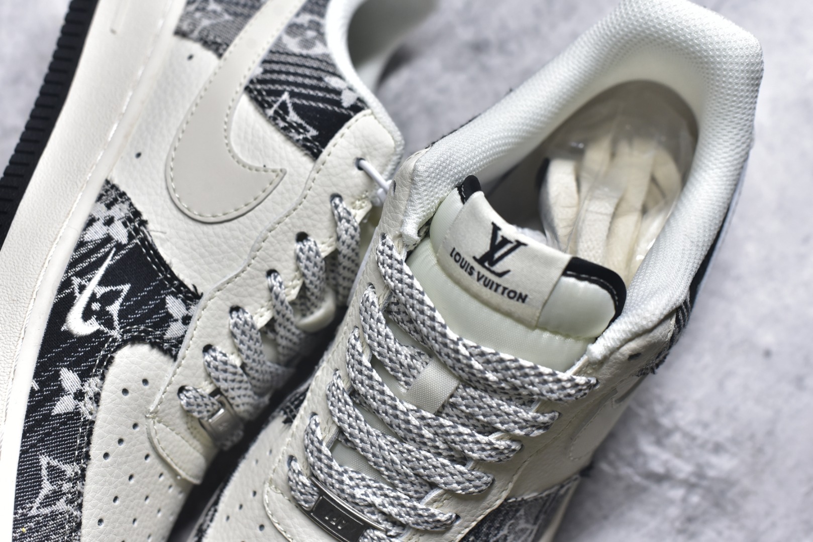 图片[9]-#海外限量发售！公司级NIke Air Force 1 \’07 Low “ LV联名——黑花牛仔”空军一号 低帮 运动鞋 休闲鞋 折边针车 工艺难度大 原楦头原纸板 原装鞋盒 定制五金配件 内置全掌气垫 原厂鞋底 货号：XS1958-585 尺码：36 36.5 37.5 38 38.5 39 40 40.5 41 42 42.5 43 44 44.5 45-选品中心