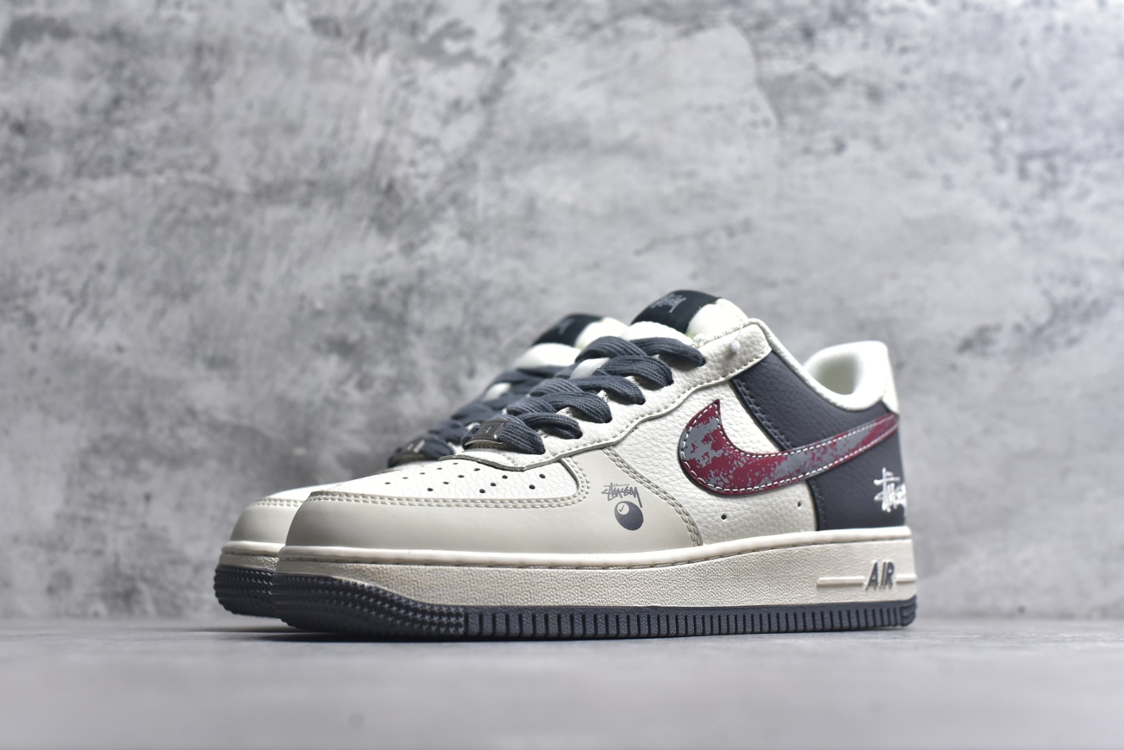 图片[2]-#海外限量发售！公司级NIke Air Force 1 \’07 Low “斯图西联名——渲染红勾”空军一号 低帮 运动鞋 休闲鞋 折边针车 工艺难度大 原楦头原纸板 原装鞋盒 定制五金配件 内置全掌气垫 原厂鞋底 货号：XS1958-573 尺码：36 36.5 37.5 38 38.5 39 40 40.5 41 42 42.5 43 44 44.5 45-选品中心