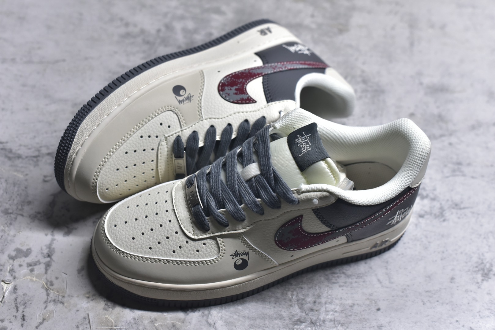 图片[7]-#海外限量发售！公司级NIke Air Force 1 \’07 Low “斯图西联名——渲染红勾”空军一号 低帮 运动鞋 休闲鞋 折边针车 工艺难度大 原楦头原纸板 原装鞋盒 定制五金配件 内置全掌气垫 原厂鞋底 货号：XS1958-573 尺码：36 36.5 37.5 38 38.5 39 40 40.5 41 42 42.5 43 44 44.5 45-选品中心