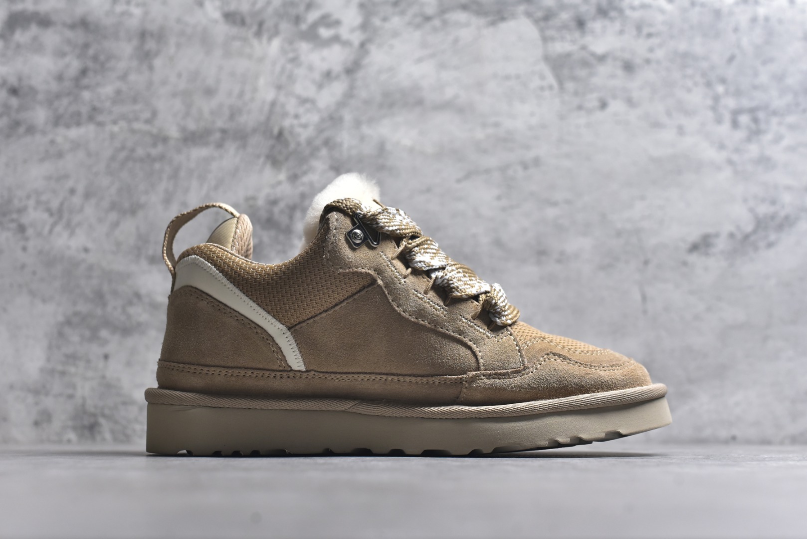 图片[3]-#25新款UGG梅尔低帮面包鞋雪地靴1144032 广州外贸大厂生产鞋头到鞋垫真羊皮毛一体独立外盒包装芯片带防水工艺区别市面任何版本 独立原版开发大底羊绒鞋垫冬季保暖外出家居都是很适合的选择近年uug推出款式系列局部偏向年轻消费者喜好也走到时尚潮流穿搭的前沿鞋身材质防泼水涂层翻毛皮鞋面17毫米UGGPURE™植入式羊毛内底轻便防滑舒适橡胶外底带有品牌LOGO商标带全套包装 尺码：35 36 37 38 39 40-选品中心