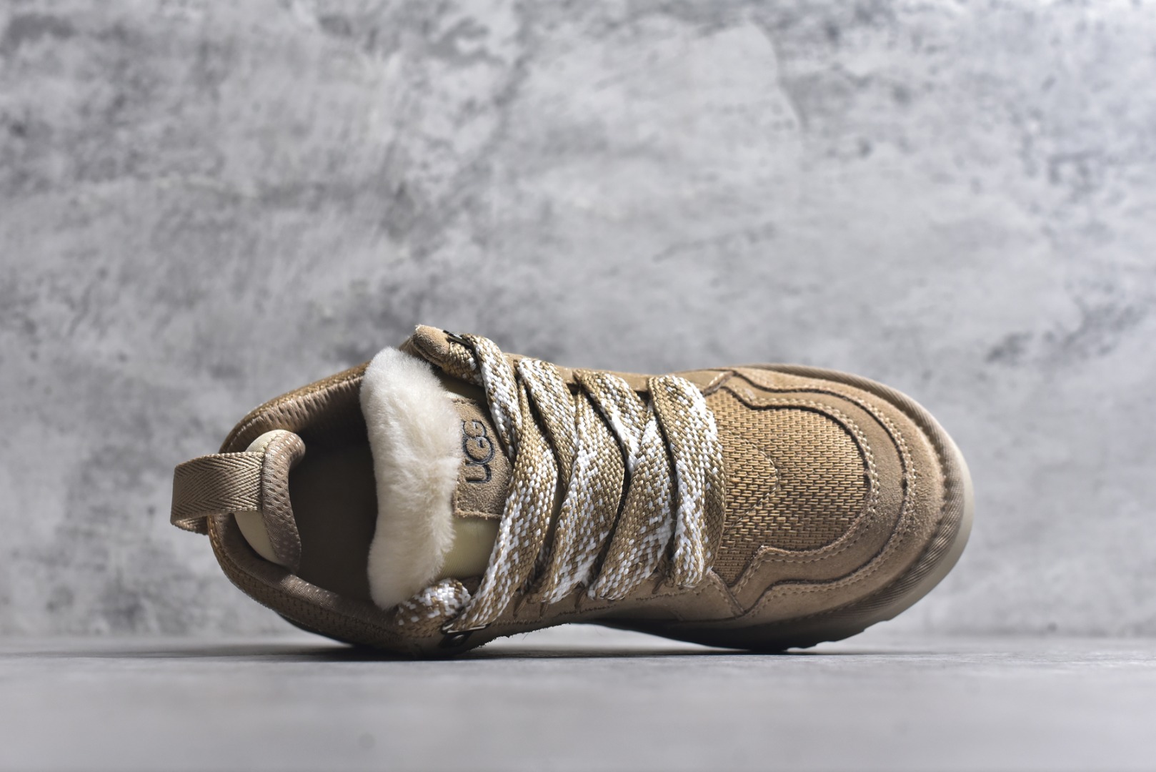 图片[4]-#25新款UGG梅尔低帮面包鞋雪地靴1144032 广州外贸大厂生产鞋头到鞋垫真羊皮毛一体独立外盒包装芯片带防水工艺区别市面任何版本 独立原版开发大底羊绒鞋垫冬季保暖外出家居都是很适合的选择近年uug推出款式系列局部偏向年轻消费者喜好也走到时尚潮流穿搭的前沿鞋身材质防泼水涂层翻毛皮鞋面17毫米UGGPURE™植入式羊毛内底轻便防滑舒适橡胶外底带有品牌LOGO商标带全套包装 尺码：35 36 37 38 39 40-选品中心