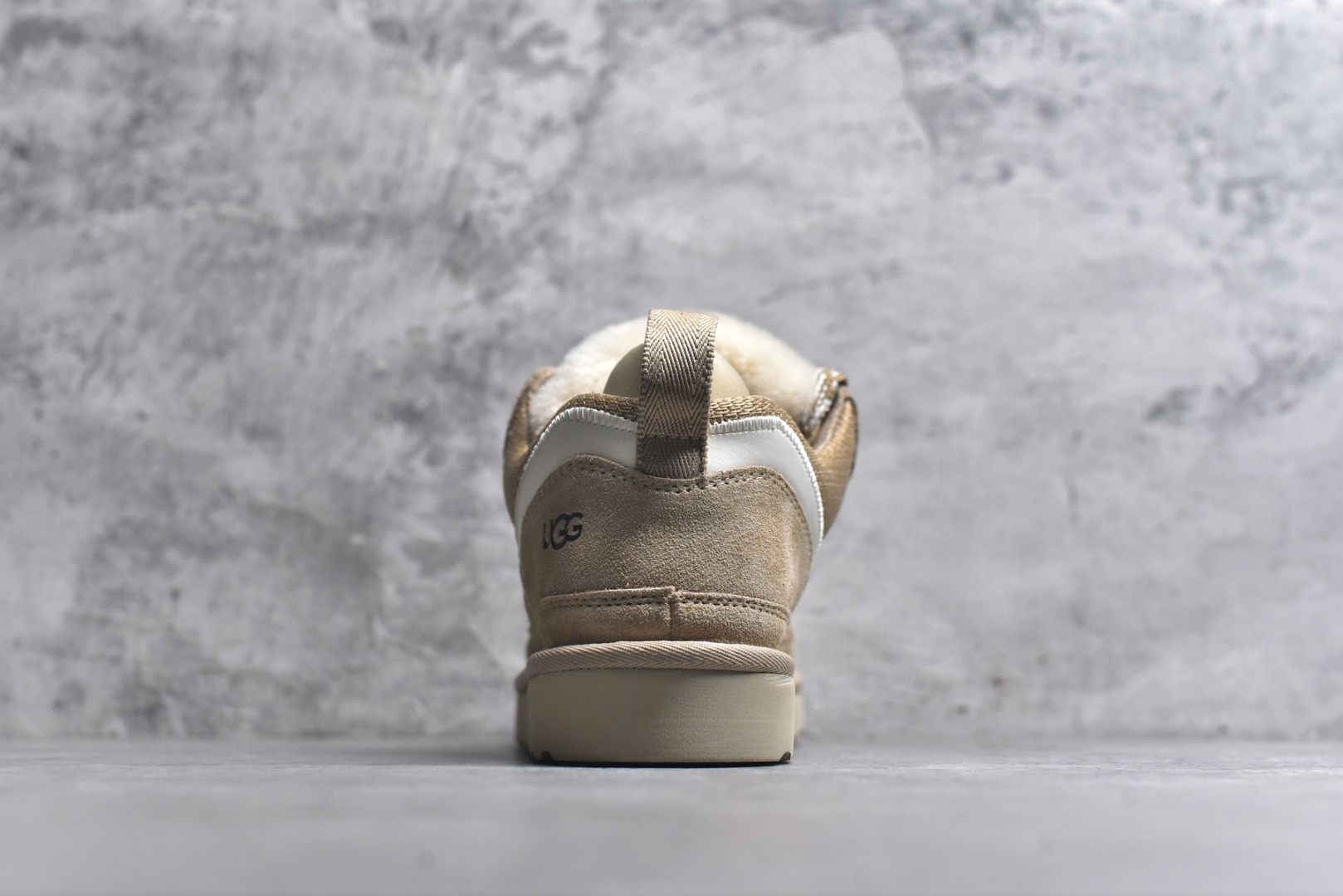 图片[5]-#25新款UGG梅尔低帮面包鞋雪地靴1144032 广州外贸大厂生产鞋头到鞋垫真羊皮毛一体独立外盒包装芯片带防水工艺区别市面任何版本 独立原版开发大底羊绒鞋垫冬季保暖外出家居都是很适合的选择近年uug推出款式系列局部偏向年轻消费者喜好也走到时尚潮流穿搭的前沿鞋身材质防泼水涂层翻毛皮鞋面17毫米UGGPURE™植入式羊毛内底轻便防滑舒适橡胶外底带有品牌LOGO商标带全套包装 尺码：35 36 37 38 39 40-选品中心