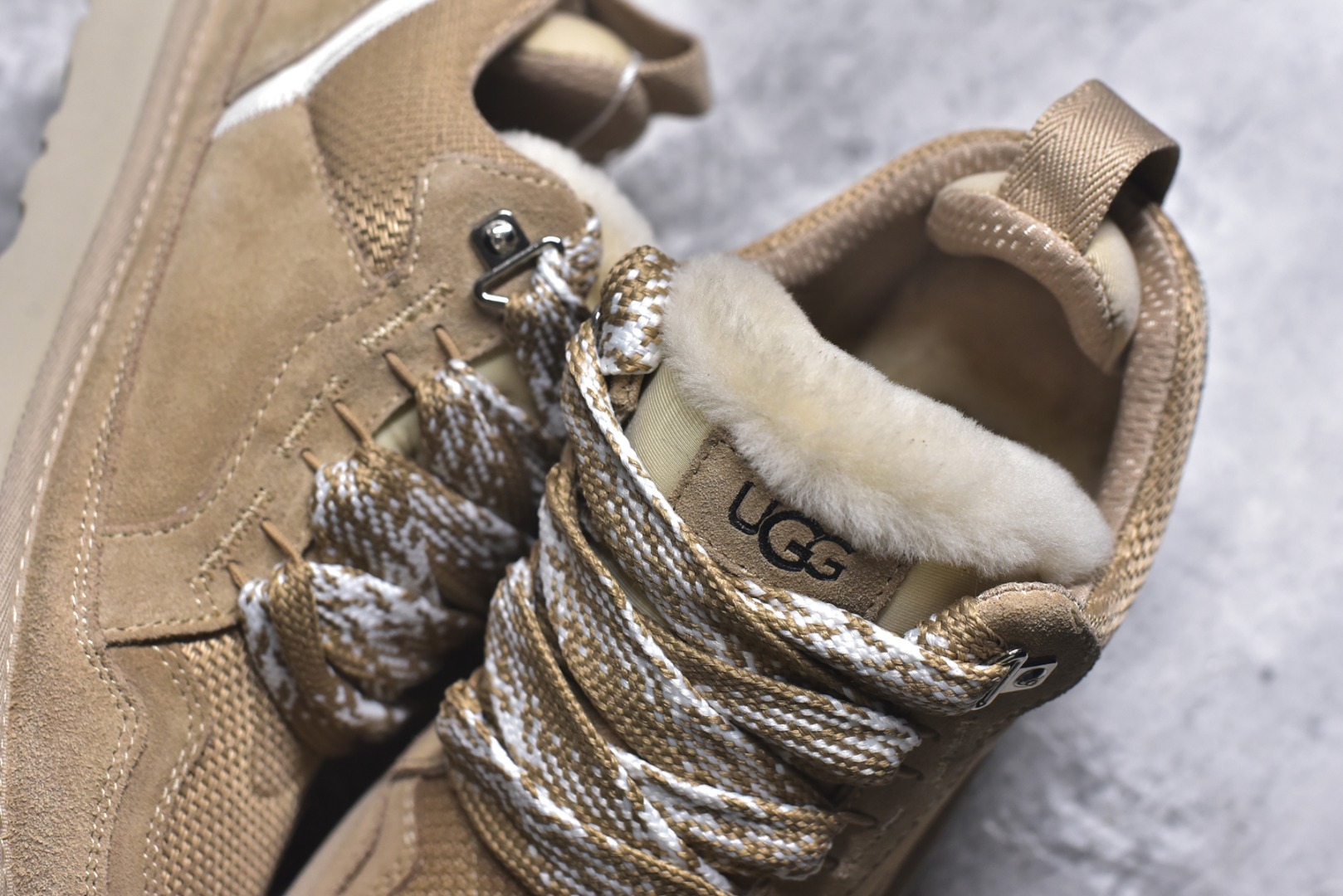 图片[9]-#25新款UGG梅尔低帮面包鞋雪地靴1144032 广州外贸大厂生产鞋头到鞋垫真羊皮毛一体独立外盒包装芯片带防水工艺区别市面任何版本 独立原版开发大底羊绒鞋垫冬季保暖外出家居都是很适合的选择近年uug推出款式系列局部偏向年轻消费者喜好也走到时尚潮流穿搭的前沿鞋身材质防泼水涂层翻毛皮鞋面17毫米UGGPURE™植入式羊毛内底轻便防滑舒适橡胶外底带有品牌LOGO商标带全套包装 尺码：35 36 37 38 39 40-选品中心