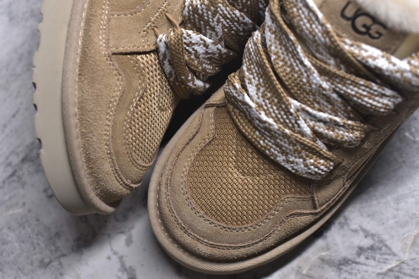 图片[8]-#25新款UGG梅尔低帮面包鞋雪地靴1144032 广州外贸大厂生产鞋头到鞋垫真羊皮毛一体独立外盒包装芯片带防水工艺区别市面任何版本 独立原版开发大底羊绒鞋垫冬季保暖外出家居都是很适合的选择近年uug推出款式系列局部偏向年轻消费者喜好也走到时尚潮流穿搭的前沿鞋身材质防泼水涂层翻毛皮鞋面17毫米UGGPURE™植入式羊毛内底轻便防滑舒适橡胶外底带有品牌LOGO商标带全套包装 尺码：35 36 37 38 39 40-选品中心