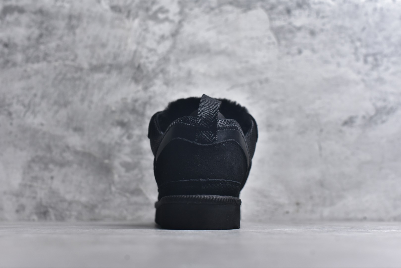 图片[5]-#25新款UGG梅尔低帮面包鞋雪地靴1144032 广州外贸大厂生产鞋头到鞋垫真羊皮毛一体独立外盒包装芯片带防水工艺区别市面任何版本 独立原版开发大底羊绒鞋垫冬季保暖外出家居都是很适合的选择近年uug推出款式系列局部偏向年轻消费者喜好也走到时尚潮流穿搭的前沿鞋身材质防泼水涂层翻毛皮鞋面17毫米UGGPURE™植入式羊毛内底轻便防滑舒适橡胶外底带有品牌LOGO商标带全套包装 尺码：35 36 37 38 39 40-选品中心