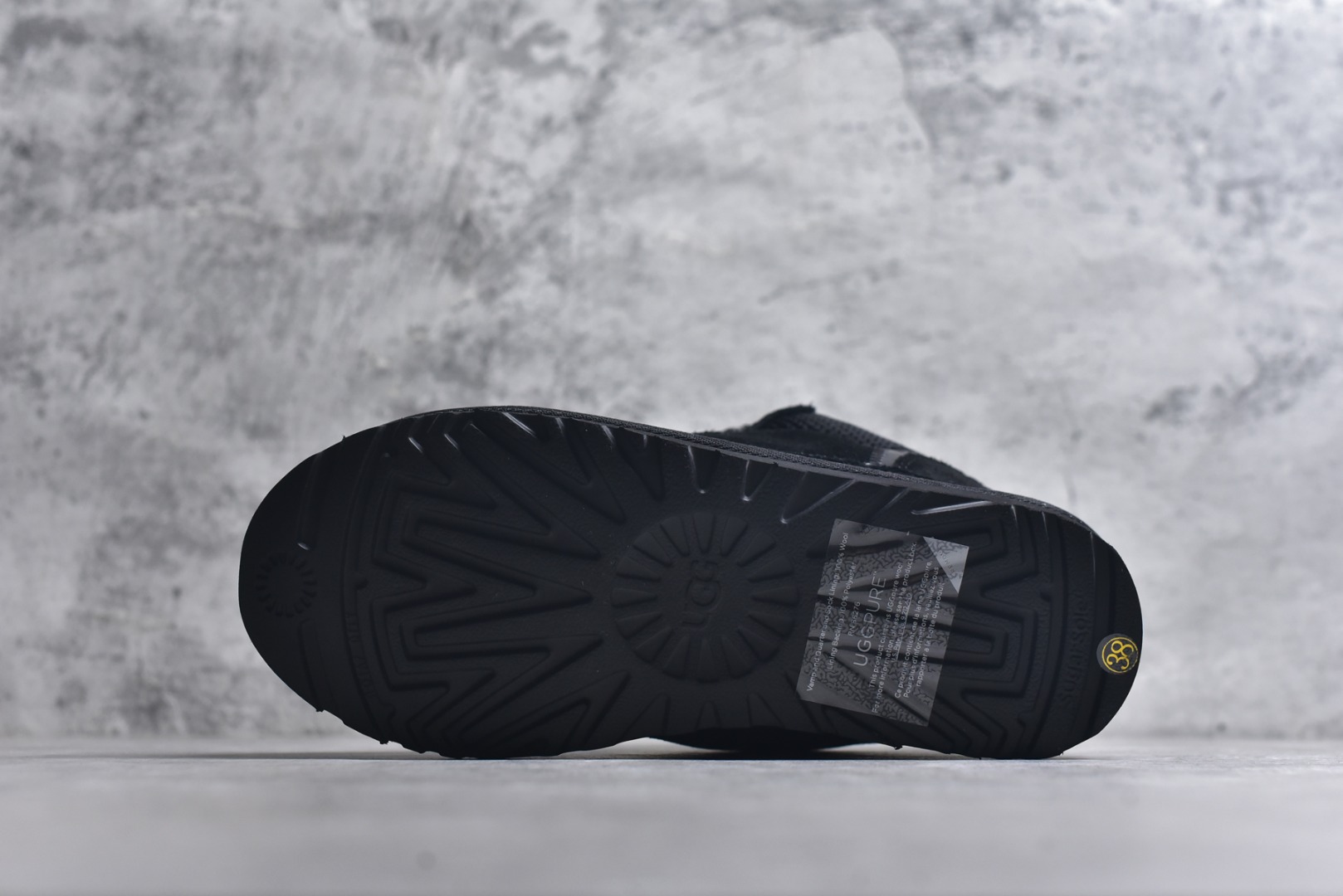 图片[6]-#25新款UGG梅尔低帮面包鞋雪地靴1144032 广州外贸大厂生产鞋头到鞋垫真羊皮毛一体独立外盒包装芯片带防水工艺区别市面任何版本 独立原版开发大底羊绒鞋垫冬季保暖外出家居都是很适合的选择近年uug推出款式系列局部偏向年轻消费者喜好也走到时尚潮流穿搭的前沿鞋身材质防泼水涂层翻毛皮鞋面17毫米UGGPURE™植入式羊毛内底轻便防滑舒适橡胶外底带有品牌LOGO商标带全套包装 尺码：35 36 37 38 39 40-选品中心