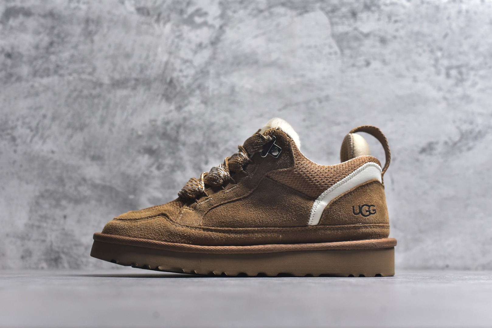 #25新款UGG梅尔低帮面包鞋雪地靴1144032 广州外贸大厂生产鞋头到鞋垫真羊皮毛一体独立外盒包装芯片带防水工艺区别市面任何版本 独立原版开发大底羊绒鞋垫冬季保暖外出家居都是很适合的选择近年uug推出款式系列局部偏向年轻消费者喜好也走到时尚潮流穿搭的前沿鞋身材质防泼水涂层翻毛皮鞋面17毫米UGGPURE™植入式羊毛内底轻便防滑舒适橡胶外底带有品牌LOGO商标带全套包装 尺码：35 36 37 38 39 40-选品中心