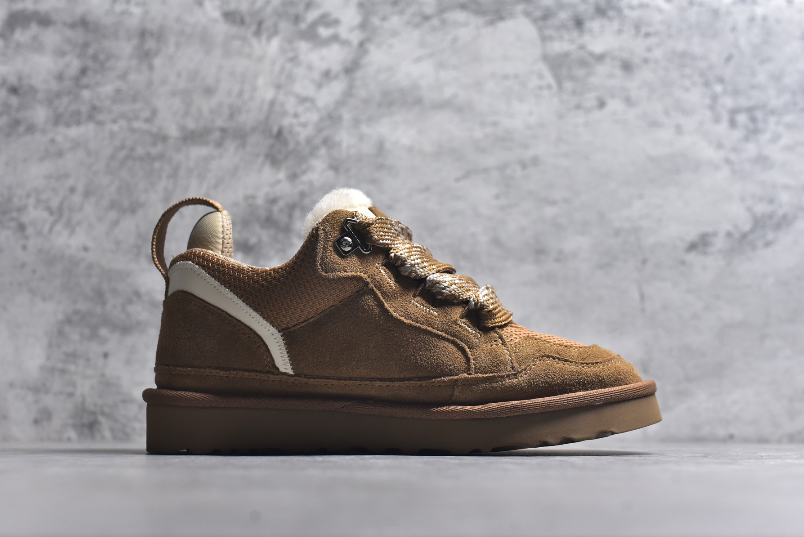 图片[3]-#25新款UGG梅尔低帮面包鞋雪地靴1144032 广州外贸大厂生产鞋头到鞋垫真羊皮毛一体独立外盒包装芯片带防水工艺区别市面任何版本 独立原版开发大底羊绒鞋垫冬季保暖外出家居都是很适合的选择近年uug推出款式系列局部偏向年轻消费者喜好也走到时尚潮流穿搭的前沿鞋身材质防泼水涂层翻毛皮鞋面17毫米UGGPURE™植入式羊毛内底轻便防滑舒适橡胶外底带有品牌LOGO商标带全套包装 尺码：35 36 37 38 39 40-选品中心