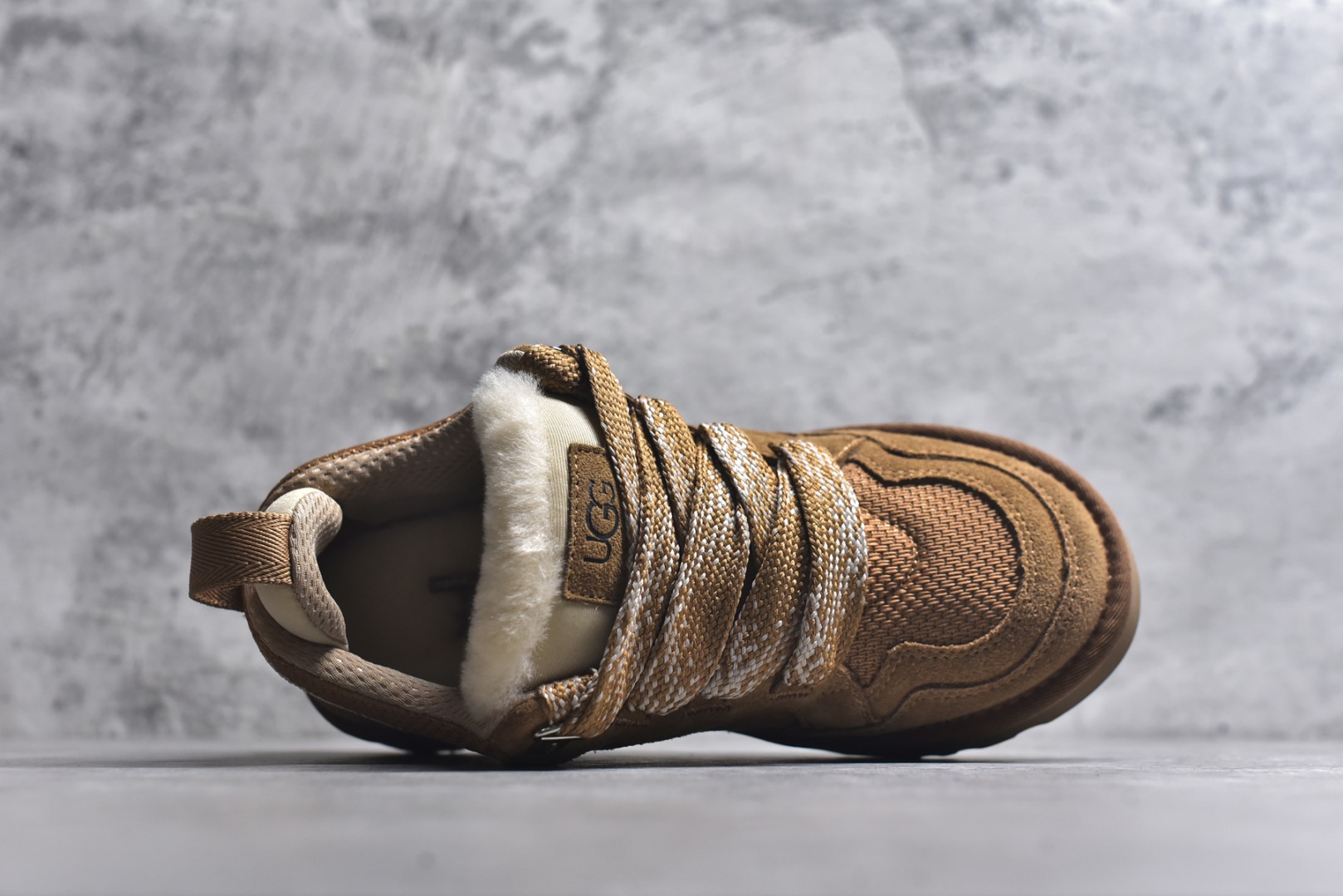 图片[4]-#25新款UGG梅尔低帮面包鞋雪地靴1144032 广州外贸大厂生产鞋头到鞋垫真羊皮毛一体独立外盒包装芯片带防水工艺区别市面任何版本 独立原版开发大底羊绒鞋垫冬季保暖外出家居都是很适合的选择近年uug推出款式系列局部偏向年轻消费者喜好也走到时尚潮流穿搭的前沿鞋身材质防泼水涂层翻毛皮鞋面17毫米UGGPURE™植入式羊毛内底轻便防滑舒适橡胶外底带有品牌LOGO商标带全套包装 尺码：35 36 37 38 39 40-选品中心