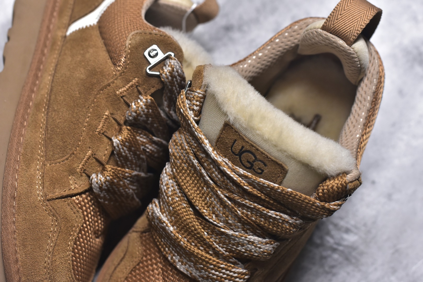 图片[9]-#25新款UGG梅尔低帮面包鞋雪地靴1144032 广州外贸大厂生产鞋头到鞋垫真羊皮毛一体独立外盒包装芯片带防水工艺区别市面任何版本 独立原版开发大底羊绒鞋垫冬季保暖外出家居都是很适合的选择近年uug推出款式系列局部偏向年轻消费者喜好也走到时尚潮流穿搭的前沿鞋身材质防泼水涂层翻毛皮鞋面17毫米UGGPURE™植入式羊毛内底轻便防滑舒适橡胶外底带有品牌LOGO商标带全套包装 尺码：35 36 37 38 39 40-选品中心