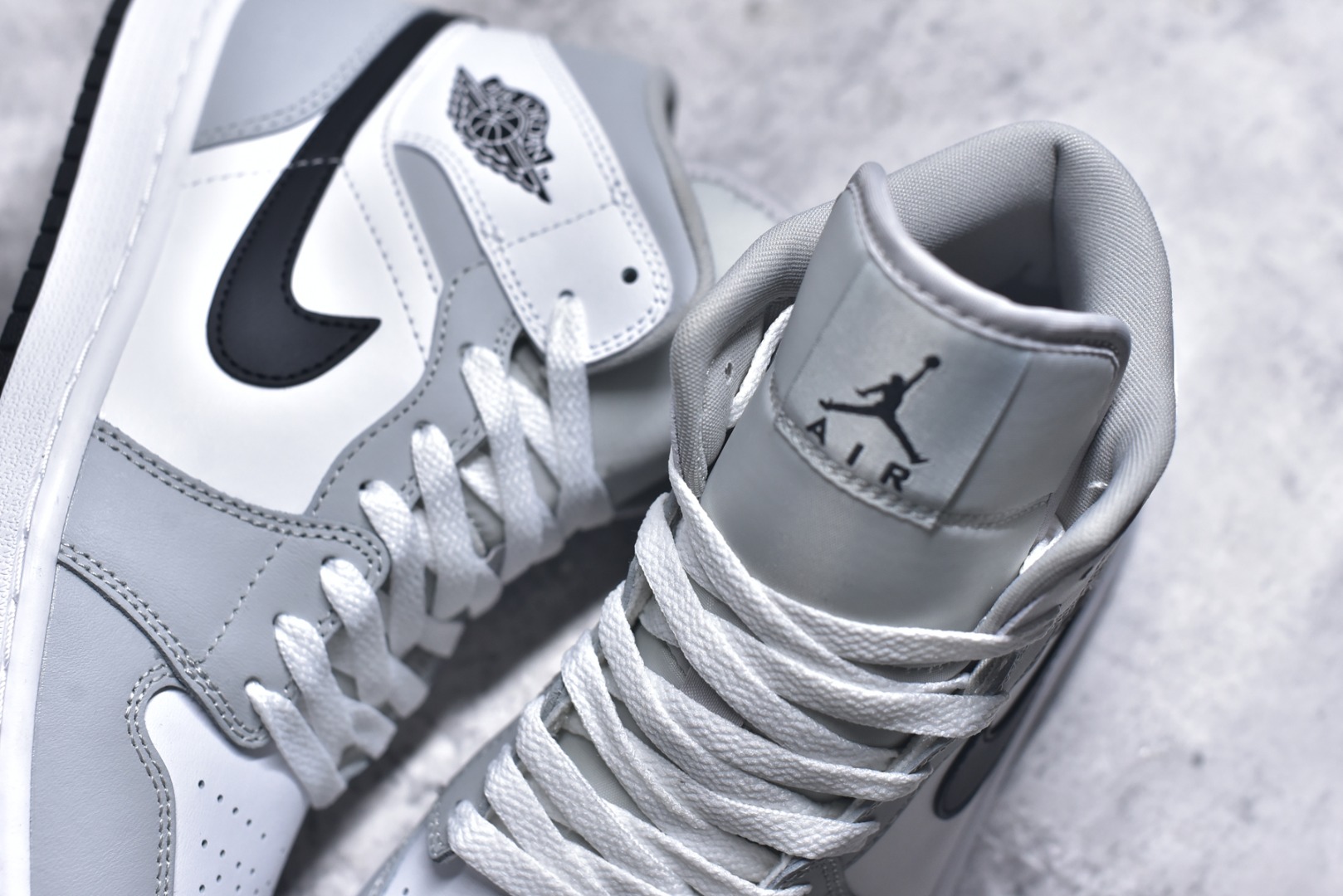 图片[9]-#Air Jordan AJ1 High 高帮全系列 性价比批次 原盒原配 大厂出品 原厂楦头纸板数据开发 鞋型公整不松垮 采购头层皮料冲裁 高整洁度 上脚原汁原味的公司货既视感 原底独立模具 中底四线拉帮完美走线 原模大底咬花 实拍调校N版已经零色差零失真 百分百还原实物色彩所见即所得 不存在货不对板色差等低级问题 选购参考实物拍摄 不混卖不参货 只用心做好货严格选品 承诺混一赔十 尺码：36 36.5 37.5 38 38.5 39 40 40.5 41 42 42.5 43 44 44.5 45-选品中心