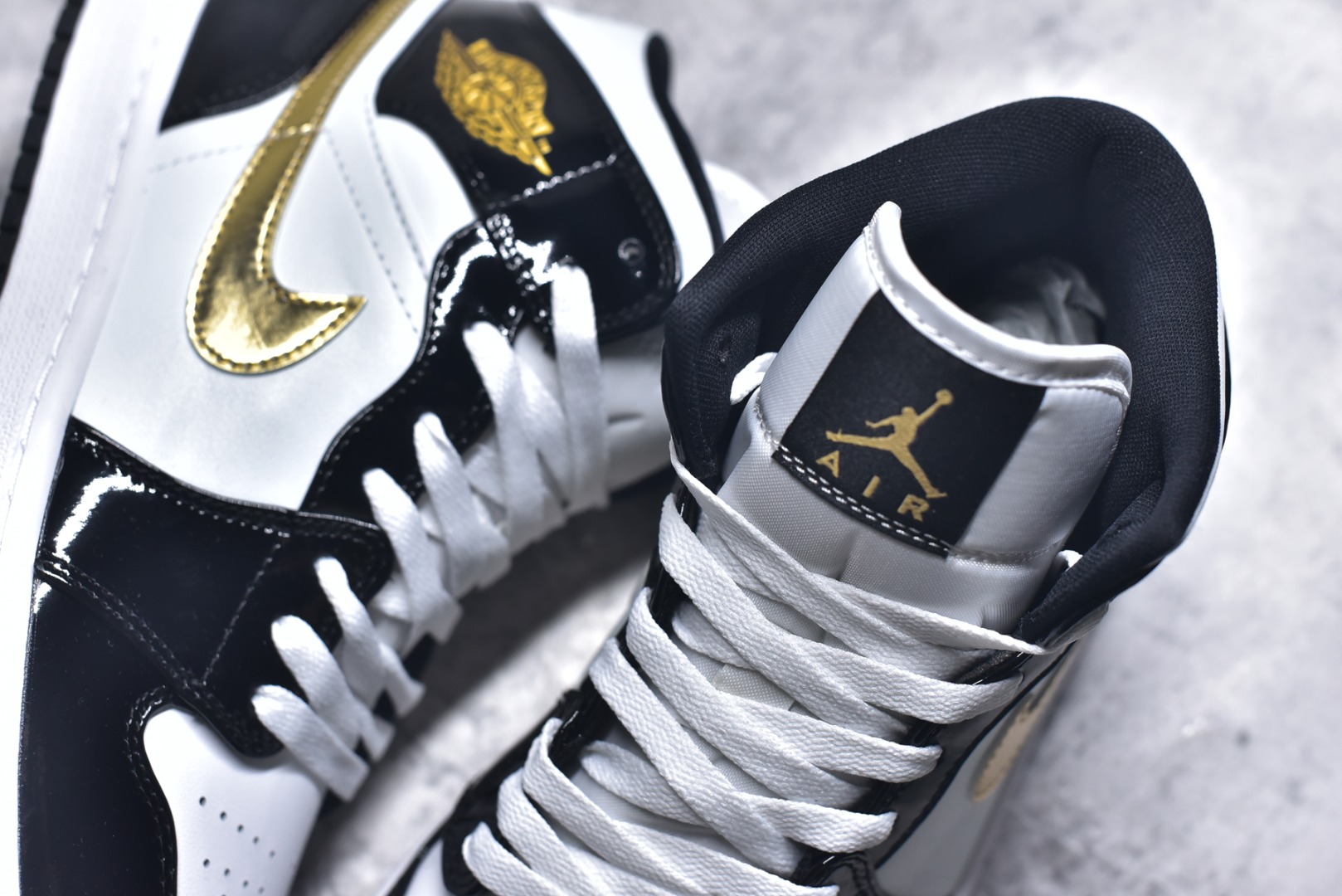 图片[9]-#Air Jordan AJ1 High 高帮全系列 性价比批次 原盒原配 大厂出品 原厂楦头纸板数据开发 鞋型公整不松垮 采购头层皮料冲裁 高整洁度 上脚原汁原味的公司货既视感 原底独立模具 中底四线拉帮完美走线 原模大底咬花 实拍调校N版已经零色差零失真 百分百还原实物色彩所见即所得 不存在货不对板色差等低级问题 选购参考实物拍摄 不混卖不参货 只用心做好货严格选品 承诺混一赔十 尺码：36 36.5 37.5 38 38.5 39 40 40.5 41 42 42.5 43 44 44.5 45-选品中心