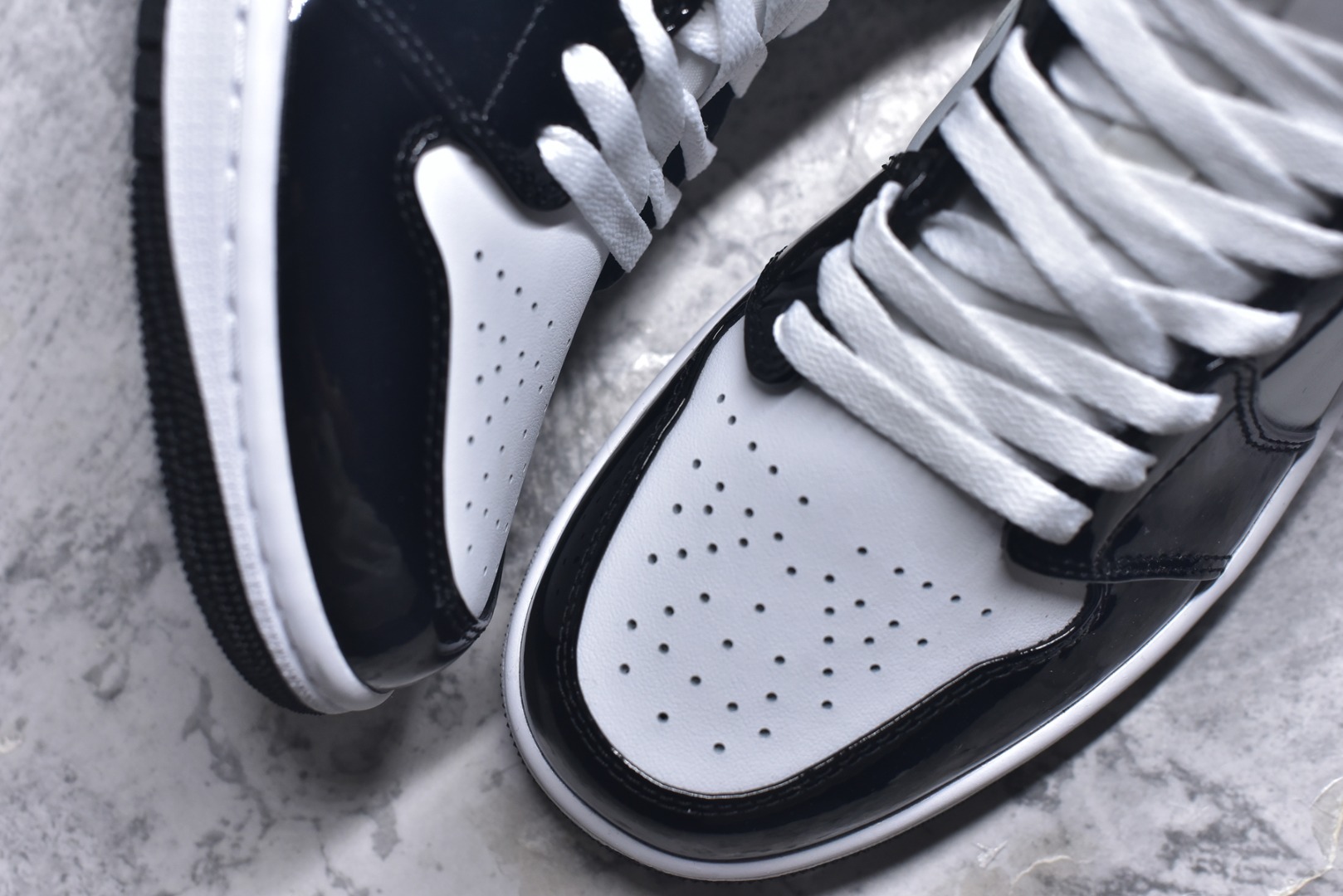 图片[8]-#Air Jordan AJ1 High 高帮全系列 性价比批次 原盒原配 大厂出品 原厂楦头纸板数据开发 鞋型公整不松垮 采购头层皮料冲裁 高整洁度 上脚原汁原味的公司货既视感 原底独立模具 中底四线拉帮完美走线 原模大底咬花 实拍调校N版已经零色差零失真 百分百还原实物色彩所见即所得 不存在货不对板色差等低级问题 选购参考实物拍摄 不混卖不参货 只用心做好货严格选品 承诺混一赔十 尺码：36 36.5 37.5 38 38.5 39 40 40.5 41 42 42.5 43 44 44.5 45-选品中心