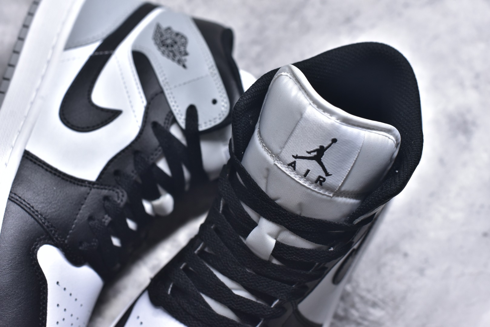 图片[9]-#Air Jordan AJ1 High 高帮全系列 性价比批次 原盒原配 大厂出品 原厂楦头纸板数据开发 鞋型公整不松垮 采购头层皮料冲裁 高整洁度 上脚原汁原味的公司货既视感 原底独立模具 中底四线拉帮完美走线 原模大底咬花 实拍调校N版已经零色差零失真 百分百还原实物色彩所见即所得 不存在货不对板色差等低级问题 选购参考实物拍摄 不混卖不参货 只用心做好货严格选品 承诺混一赔十 尺码：36 36.5 37.5 38 38.5 39 40 40.5 41 42 42.5 43 44 44.5 45-选品中心