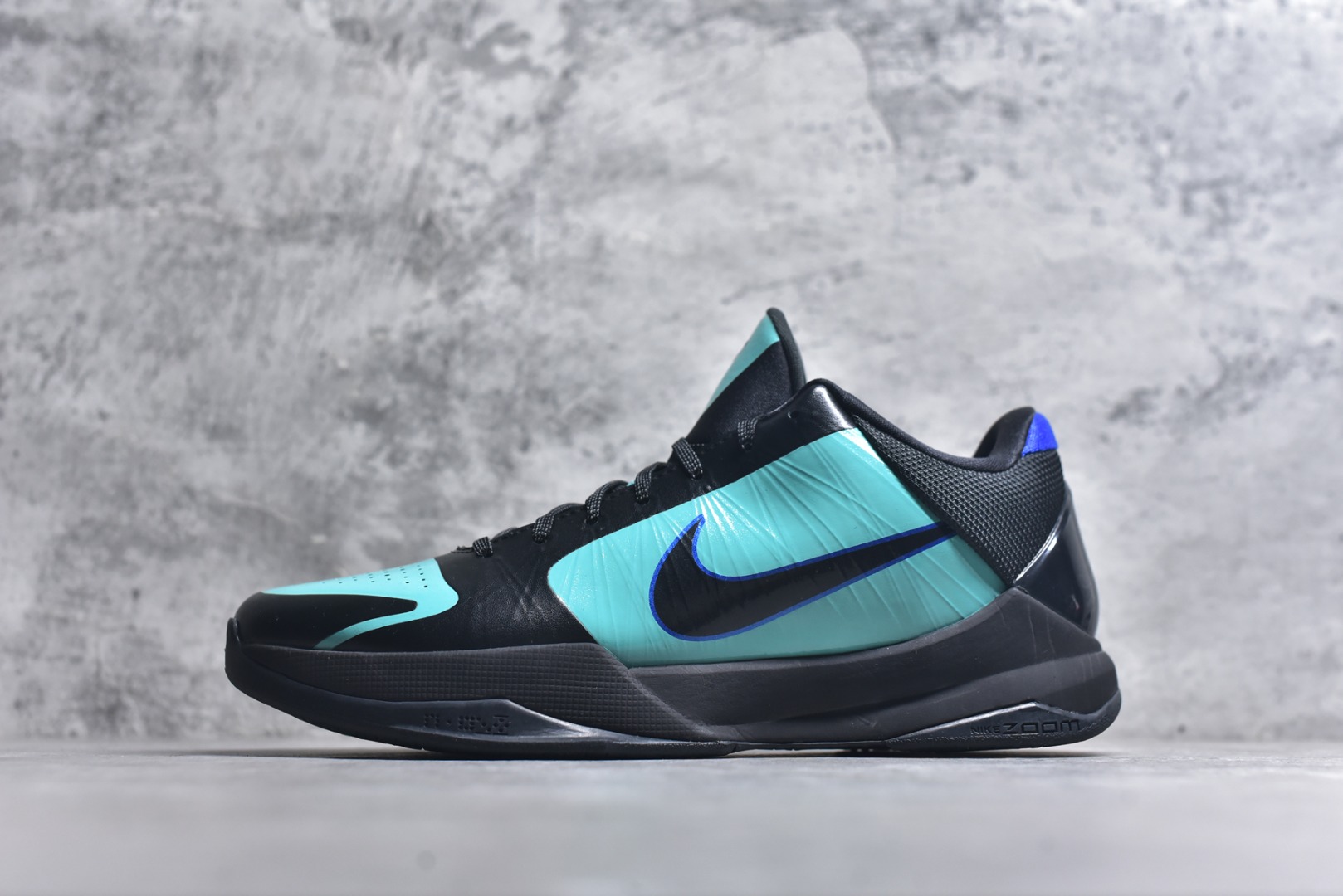 #NK Zoom Kobe ZK5 科比5代 黑绿 IH0274-300 Zoom Turbo气垫➕后掌EVA缓震 实战配置直接拉满 原楦纸板开发 鞋身流线型、后跟塑形 区分土肥圆 原档数据3D打印 鞋面细节匹配原版 全身鞋材卡料色独家定制 唯一正确喷漆SWOOSH NK专利Flyknit飞线科技，给予鞋身足够抗扭矩力 真实底模最大48.5 实战利器 专供海外市场 尺码：40 40.5 41 42 42.5 43 44 44.5 45 46 47.5 48.5 （脚宽、脚胖 建议买大半码）-选品中心