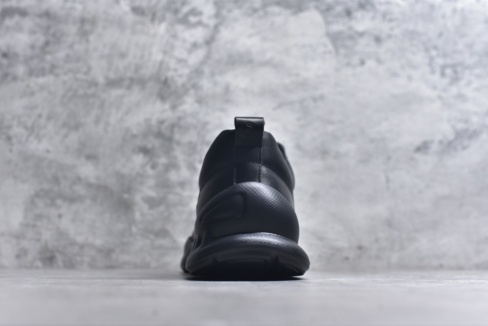 图片[5]-#ECCO爱步跑步鞋百搭舒适 秋冬新款厚底休闲运动鞋男鞋 灵动系列 黄景瑜同款 品质牛皮鞋面，轻盈柔韧 具有良好的透气性 细腻柔软 简约系带设计 可自由调节松紧 贴合脚型 PU泡沫橡胶大底 抓地力强 具有良好的防滑耐磨性 时尚简约 休闲百搭 尺码：38 39 40 41 42 43 44 （皮鞋码）-选品中心