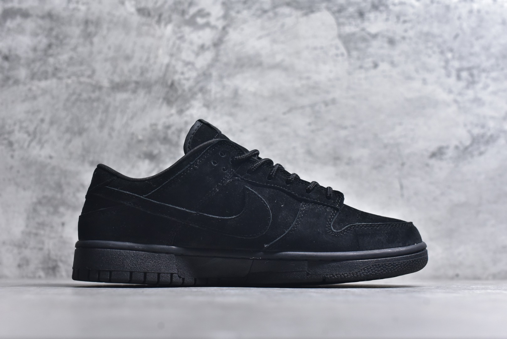 图片[3]-#海外爆款限量发售！高端定制Nike SB Dunk Low “Superme联名——黑色猪八” 高端定制 低帮休闲板鞋 定制鞋盒 大厂纯原品质出货 超高清洁度 皮料切割干净无任何毛边 细节完美 货号：SD8888-004 尺码：36 36.5 37.5 38 38.5 39 40 40.5 41 42 42.5 43 44 44.5 45-选品中心