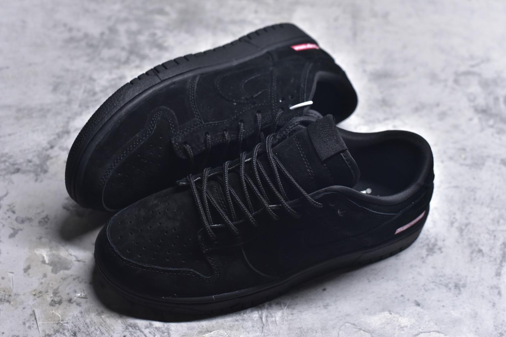 图片[7]-#海外爆款限量发售！高端定制Nike SB Dunk Low “Superme联名——黑色猪八” 高端定制 低帮休闲板鞋 定制鞋盒 大厂纯原品质出货 超高清洁度 皮料切割干净无任何毛边 细节完美 货号：SD8888-004 尺码：36 36.5 37.5 38 38.5 39 40 40.5 41 42 42.5 43 44 44.5 45-选品中心