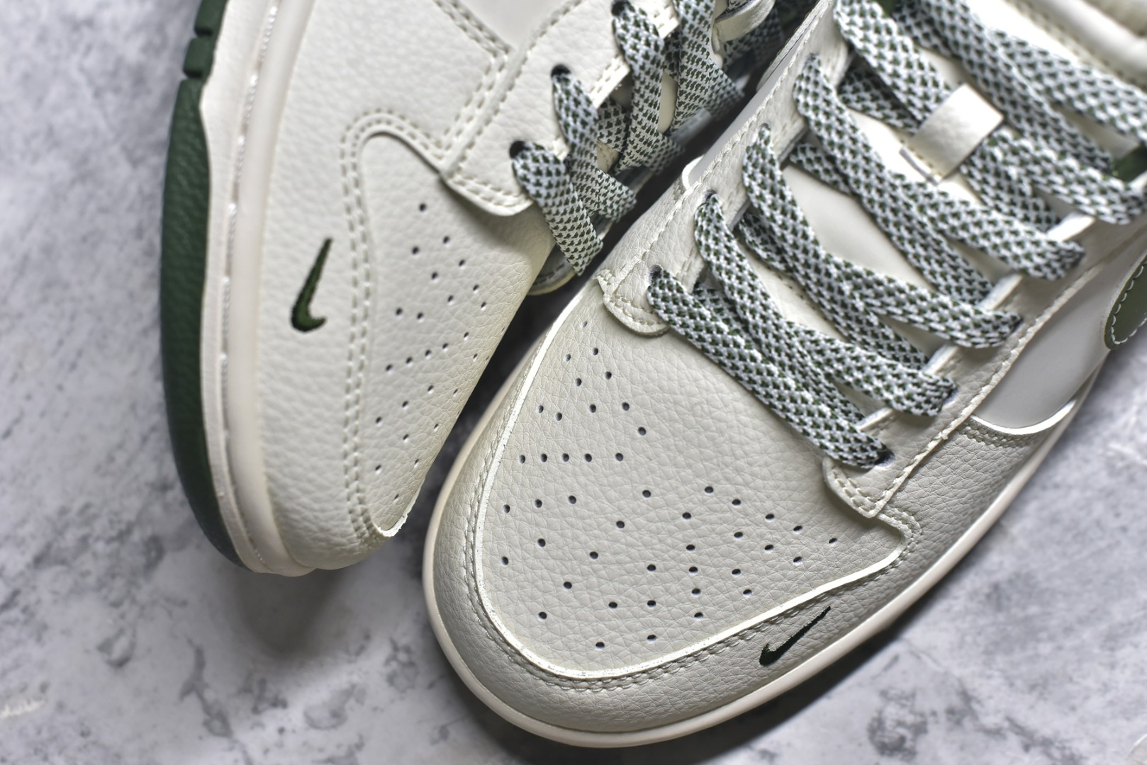 图片[8]-#海外爆款限量发售！Nike SB Dunk Low“斯图西联名——泼墨绿勾” 周年高端定制 低帮休闲板鞋 定制鞋盒 大厂纯原品质出货 超高清洁度 皮料切割干净无任何毛边 细节完美 货号：XS6089-608 尺码：36 36.5 37.5 38 38.5 39 40 40.5 41 42 42.5 43 44 44.5 45-选品中心