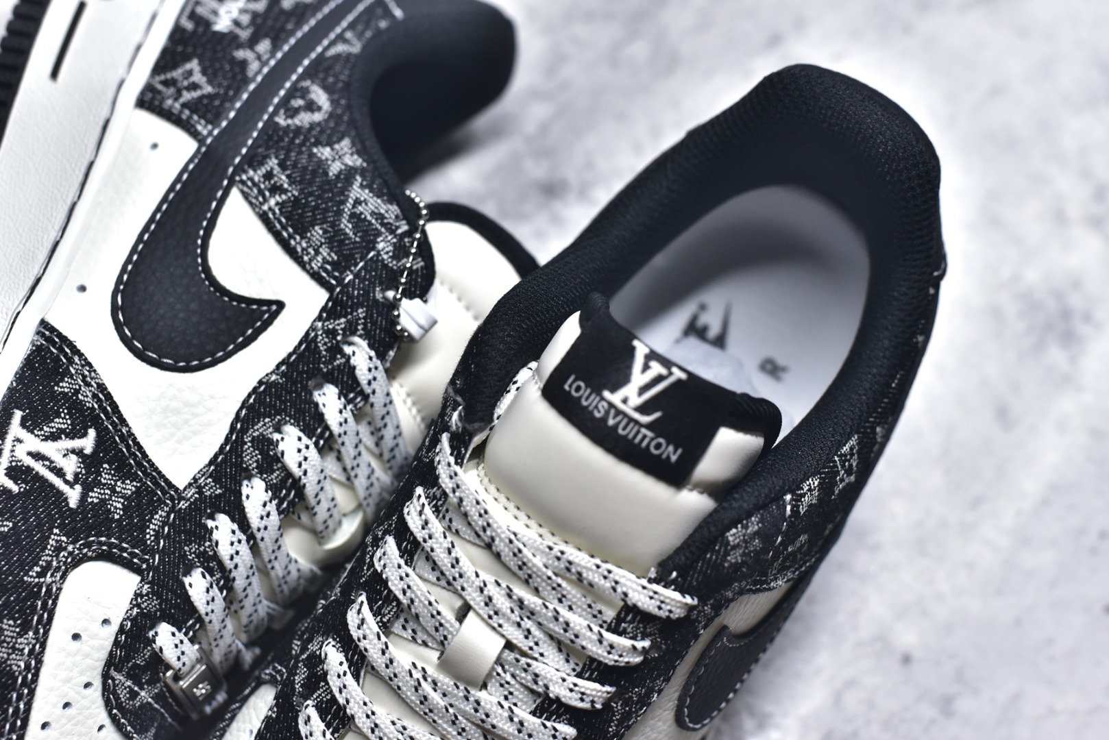 图片[9]-#海外限量发售！公司级NIke Air Force 1 \’07 Low “LV联名–白黑牛仔” 空军一号低帮 运动鞋 休闲鞋 折边针车 工艺难度大 原楦头原纸板 高端定制鞋盒 原厂鞋底 超高清洁度 细节完美 货号：NH0601-579 尺码：36 36.5 37.5 38 38.5 39 40 40.5 41 42 42.5 43 44 44.5 45-选品中心