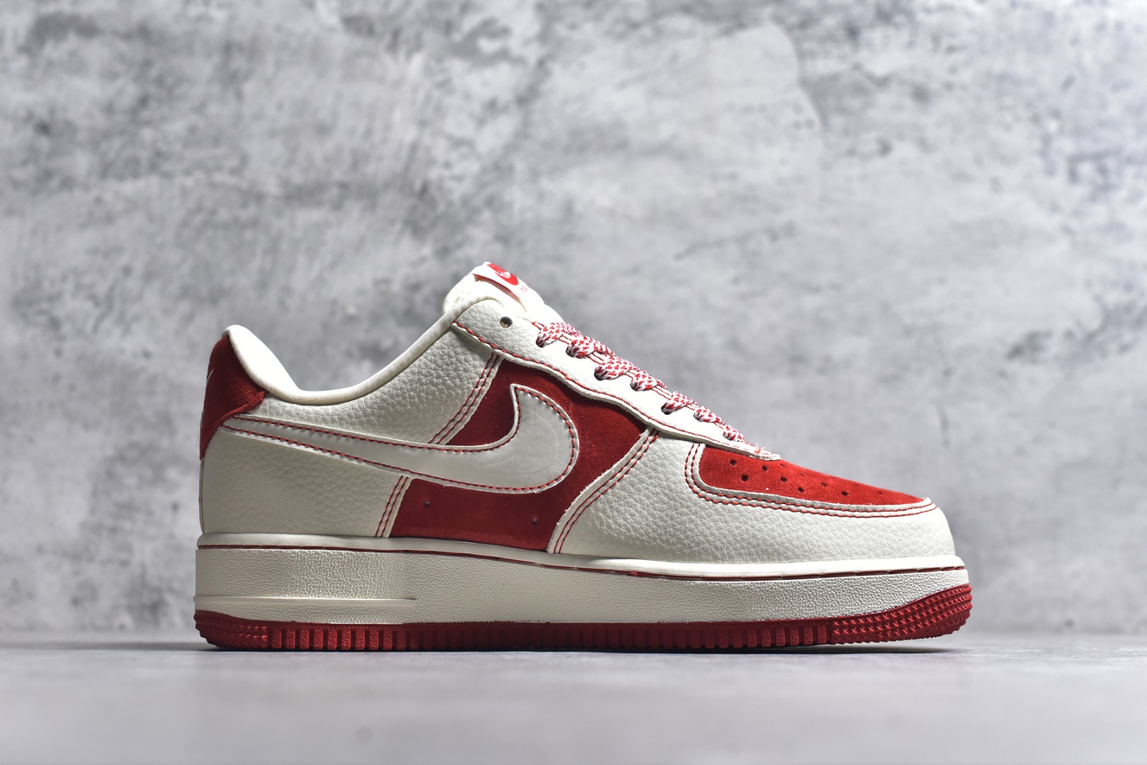 图片[3]-#海外限量发售！公司级NIke Air Force 1 \’07 Low “马年联名——红马”空军一号 低帮 运动鞋 休闲鞋 折边针车 工艺难度大 原楦头原纸板 原装鞋盒 定制五金配件 内置全掌气垫 原厂鞋底 货号：XL1979-133 尺码：36 36.5 37.5 38 38.5 39 40 40.5 41 42 42.5 43 44 44.5 45-选品中心