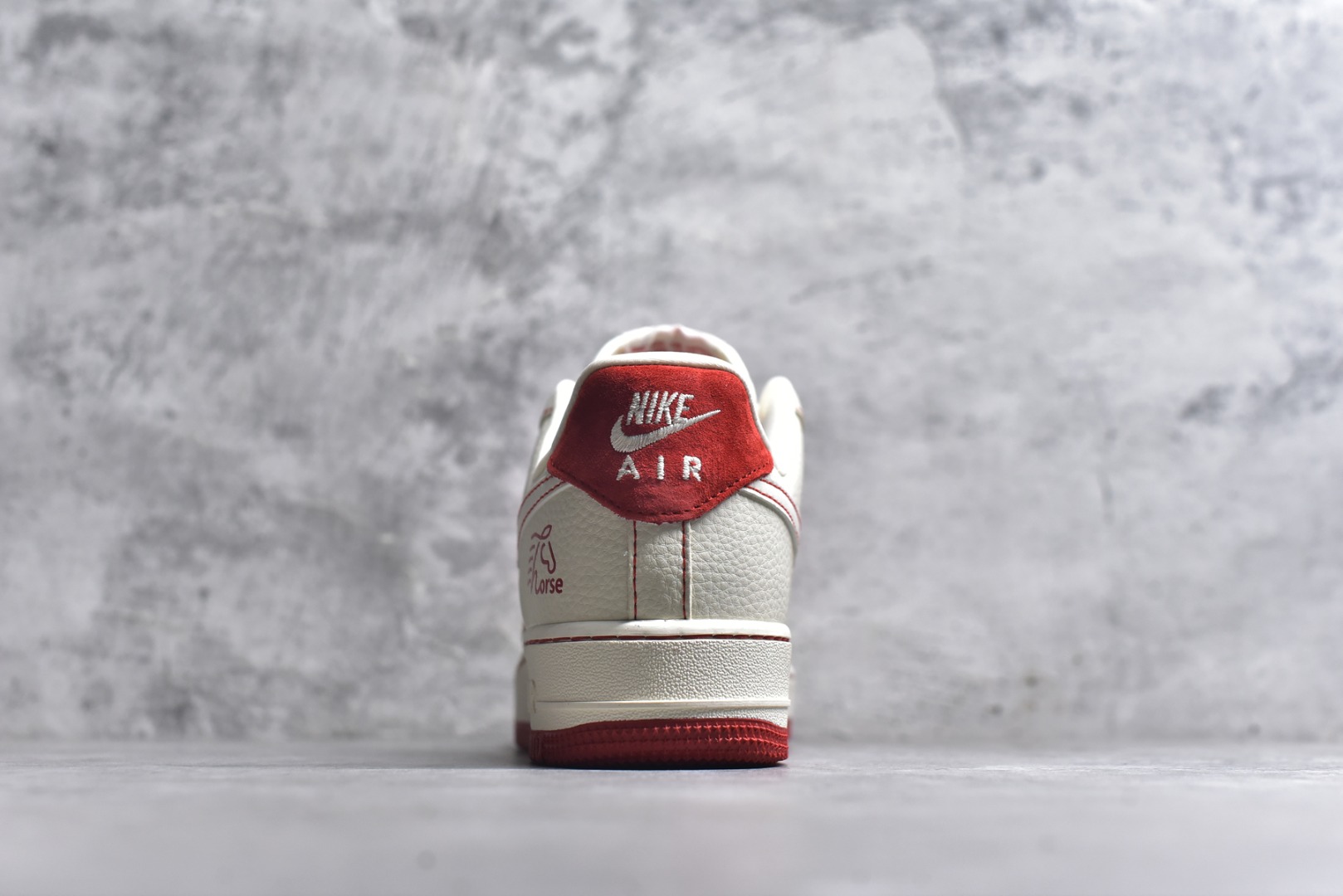 图片[5]-#海外限量发售！公司级NIke Air Force 1 \’07 Low “马年联名——红马”空军一号 低帮 运动鞋 休闲鞋 折边针车 工艺难度大 原楦头原纸板 原装鞋盒 定制五金配件 内置全掌气垫 原厂鞋底 货号：XL1979-133 尺码：36 36.5 37.5 38 38.5 39 40 40.5 41 42 42.5 43 44 44.5 45-选品中心