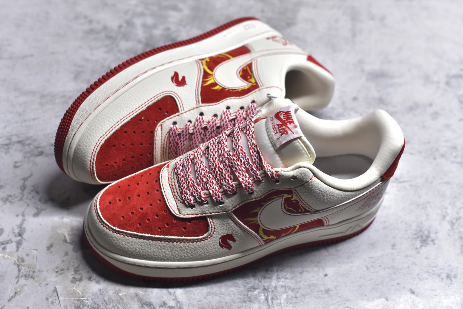 图片[7]-#海外限量发售！公司级NIke Air Force 1 \’07 Low “马年联名——红马”空军一号 低帮 运动鞋 休闲鞋 折边针车 工艺难度大 原楦头原纸板 原装鞋盒 定制五金配件 内置全掌气垫 原厂鞋底 货号：XL1979-133 尺码：36 36.5 37.5 38 38.5 39 40 40.5 41 42 42.5 43 44 44.5 45-选品中心