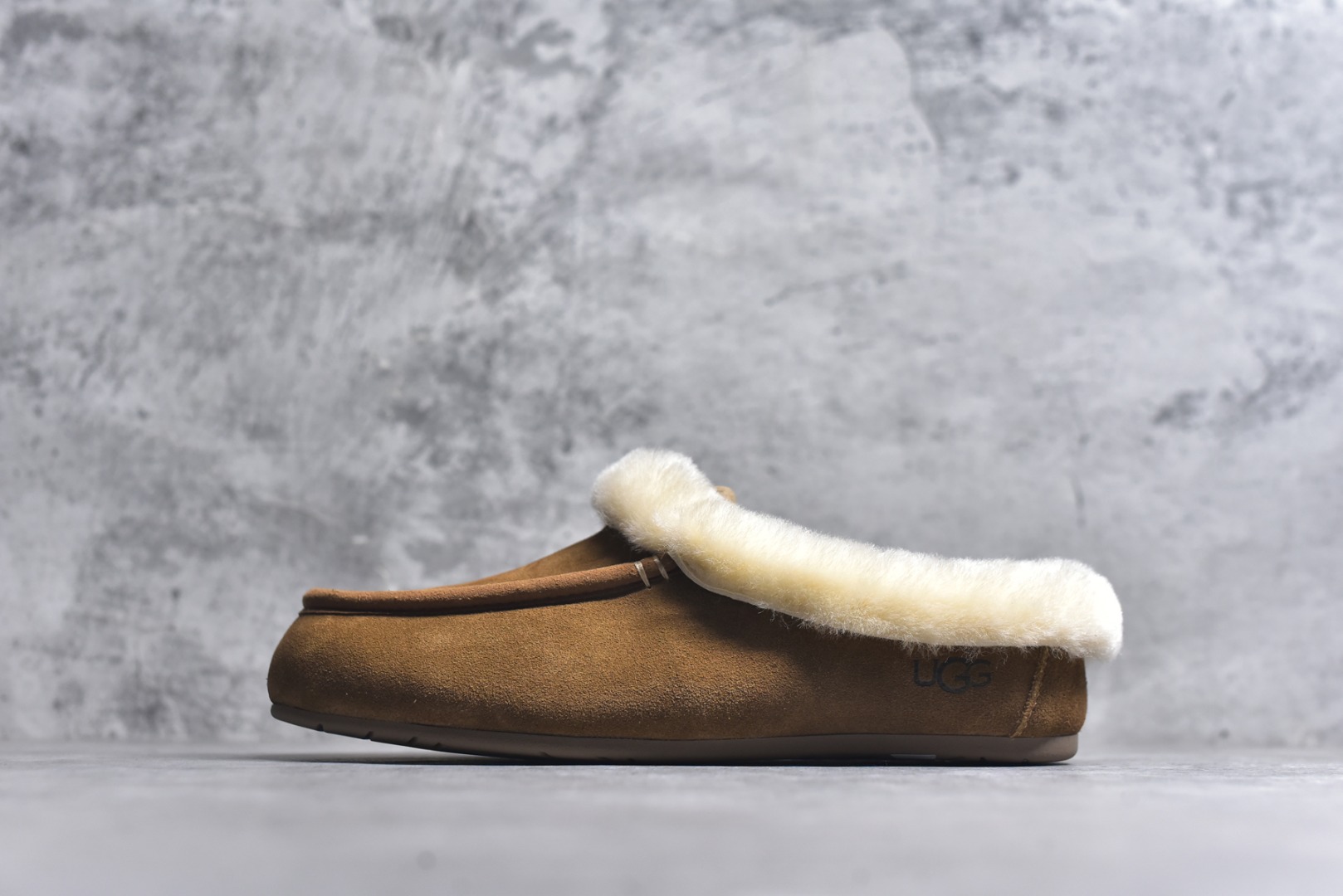 #X1 全网最齐 ugg 130个配色 市面顶级版本 UGG 25款 安斯利一脚蹬懒人鞋系列 可可粉 广州外贸大厂生产 鞋头到鞋垫真羊皮毛一体 独立外盒包装 芯片 带防水工艺 区别市面任何版本 独立原版开发大底 羊绒鞋垫 冬季保暖外出 家居都是很适合的选择 近年uug推出款式系列 局部偏向年轻消费者喜好 也走到时尚潮流穿搭的前沿 鞋身材质 防泼水涂层翻毛皮鞋面 17毫米UGGPURE™植入式羊毛内底 轻便防滑舒适橡胶外底 带有品牌LOGO商标 带全套包装 尺码： 35 36 37 38 39 40-选品中心