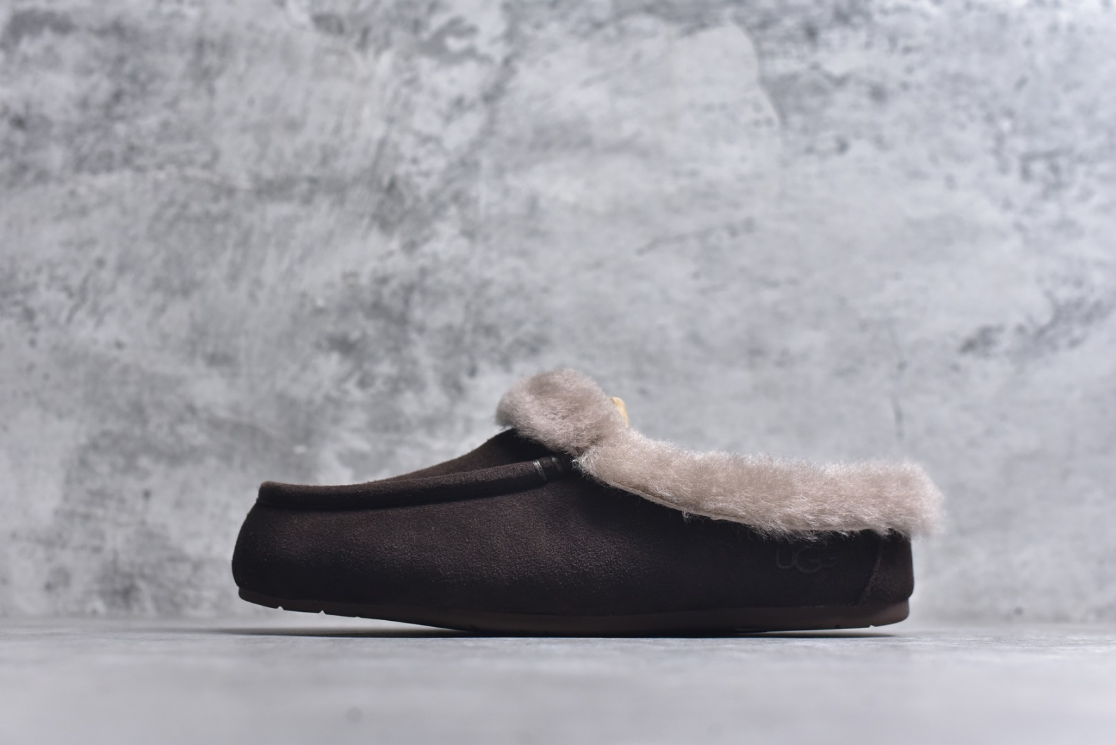 #X1 全网最齐 ugg 130个配色 市面顶级版本 UGG 25款 安斯利一脚蹬懒人鞋系列 可可粉 广州外贸大厂生产 鞋头到鞋垫真羊皮毛一体 独立外盒包装 芯片 带防水工艺 区别市面任何版本 独立原版开发大底 羊绒鞋垫 冬季保暖外出 家居都是很适合的选择 近年uug推出款式系列 局部偏向年轻消费者喜好 也走到时尚潮流穿搭的前沿 鞋身材质 防泼水涂层翻毛皮鞋面 17毫米UGGPURE™植入式羊毛内底 轻便防滑舒适橡胶外底 带有品牌LOGO商标 带全套包装 尺码： 35 36 37 38 39 40-选品中心