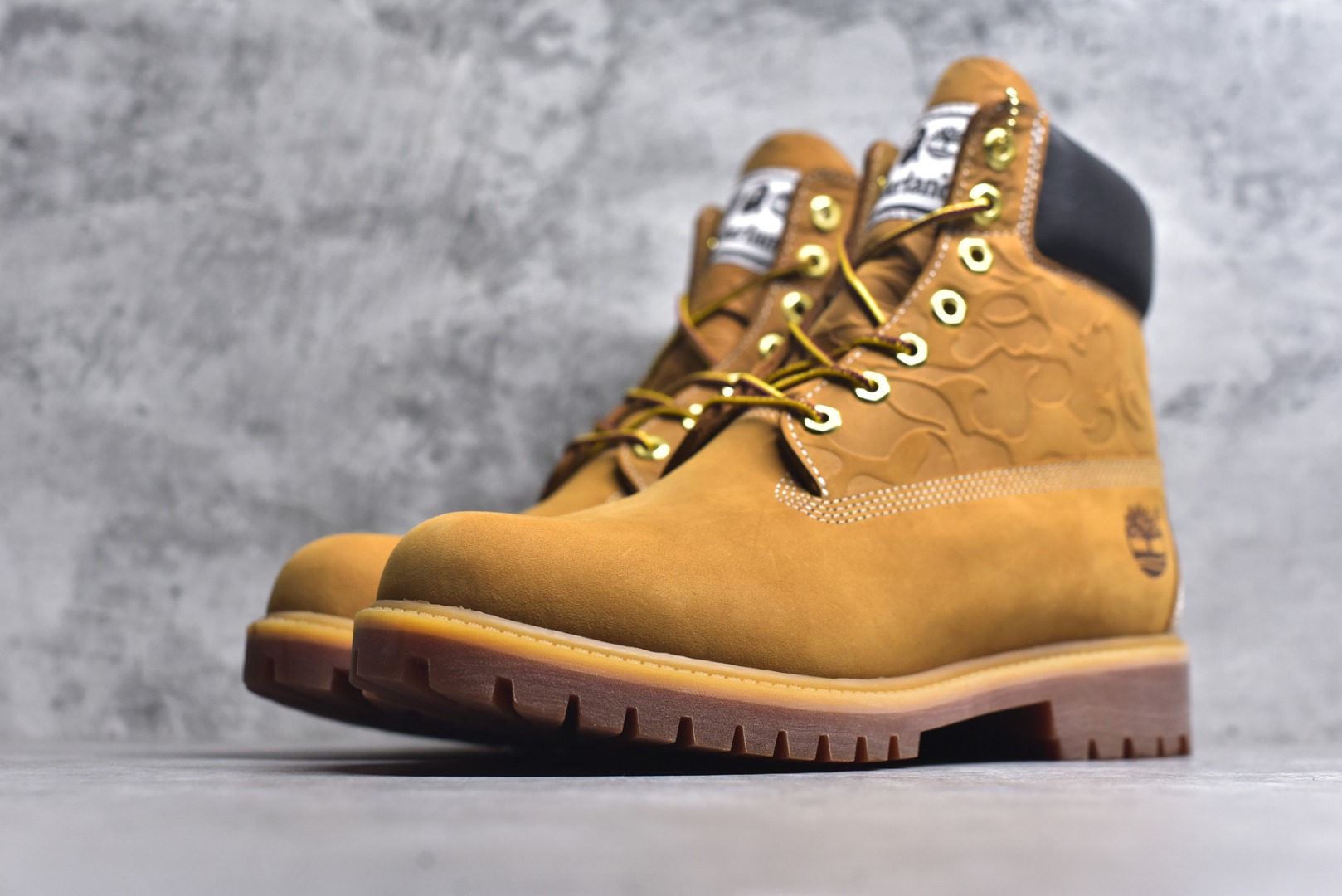 图片[2]-#X1 中山纯原顶级版本 市面独家款式配色 Timberland 添柏岚/天伯伦 猿人头三方联名 中山宝元工厂原档数据开发 国外海淘全球购香港直邮代购专供渠道 原单进口防水磨砂牛皮 全能防水 原版注塑大底 进口五金拉链 配带全套包装配件 尺码：35 36 37 38 39 39.5 40 41 42 43 44 45 男鞋偏大一码-选品中心