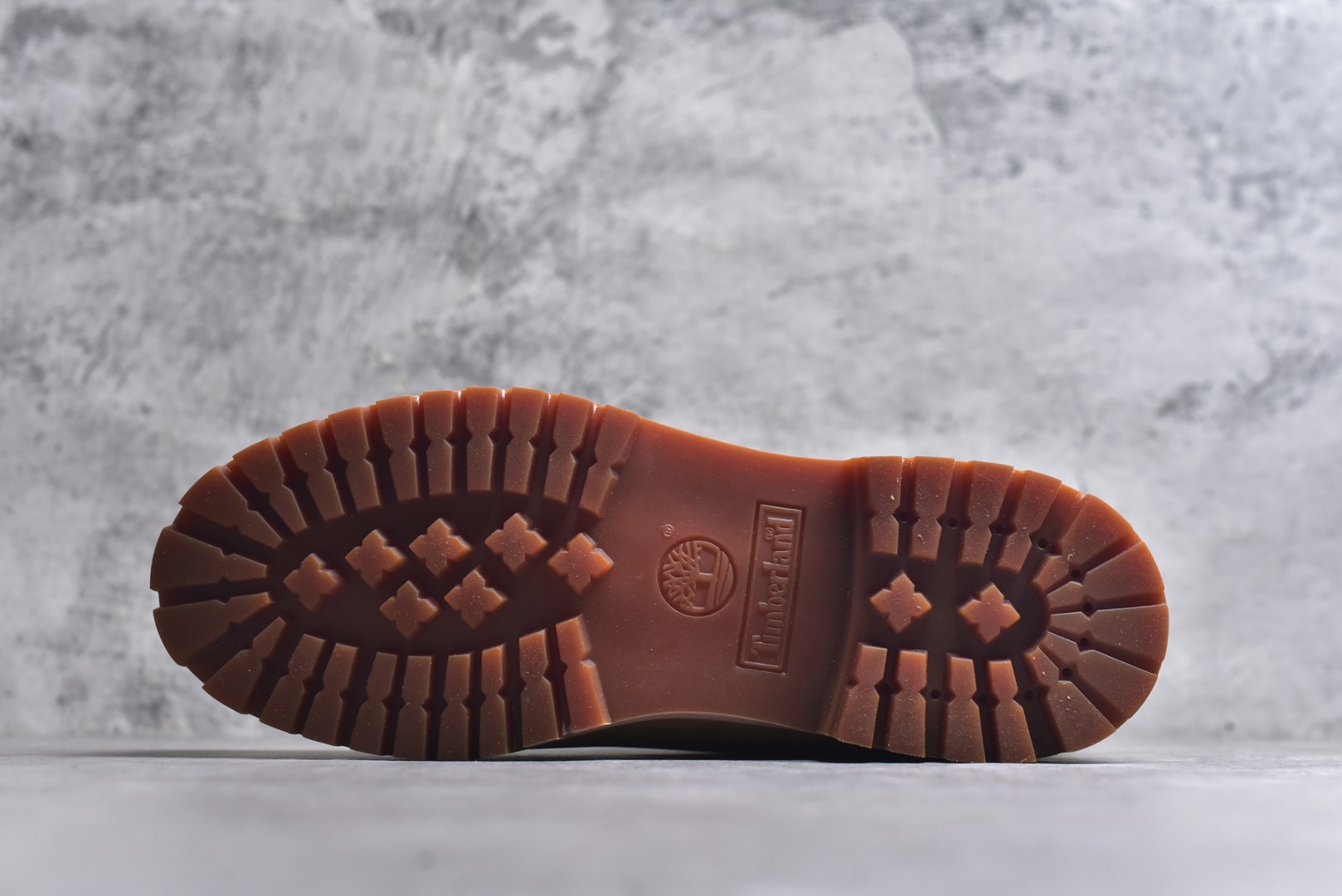 图片[6]-#X1 中山纯原顶级版本 市面独家款式配色 Timberland 添柏岚/天伯伦 猿人头三方联名 中山宝元工厂原档数据开发 国外海淘全球购香港直邮代购专供渠道 原单进口防水磨砂牛皮 全能防水 原版注塑大底 进口五金拉链 配带全套包装配件 尺码：35 36 37 38 39 39.5 40 41 42 43 44 45 男鞋偏大一码-选品中心