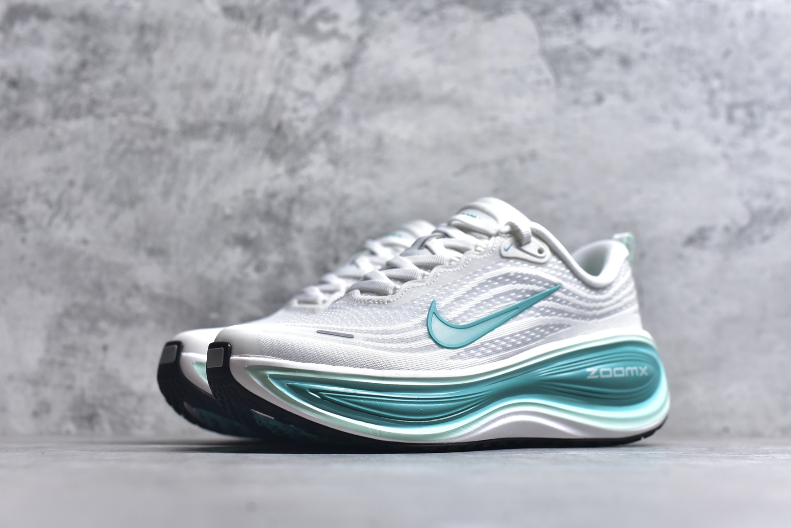 图片[2]-#NIKE VOMERO PLUS V18PLUS 登月 白绿 HV8154-100 女鞋 36 36.5 37.5 38 38.5 39 40-选品中心