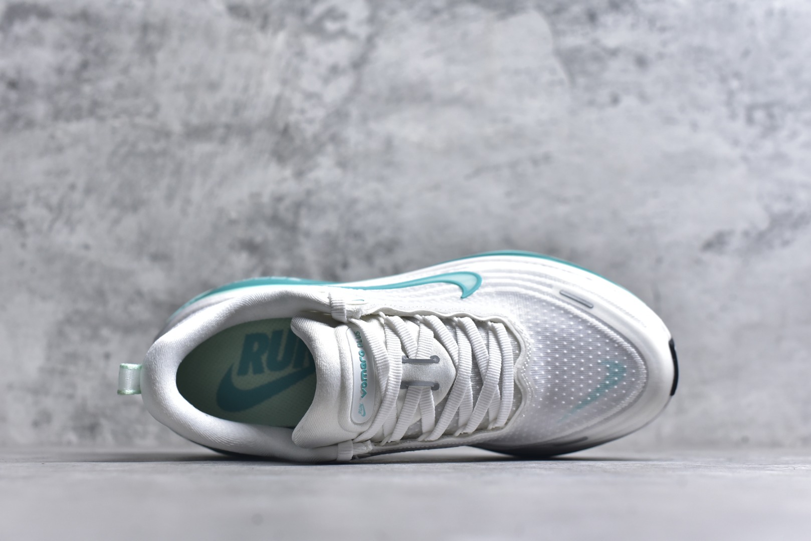 图片[4]-#NIKE VOMERO PLUS V18PLUS 登月 白绿 HV8154-100 女鞋 36 36.5 37.5 38 38.5 39 40-选品中心