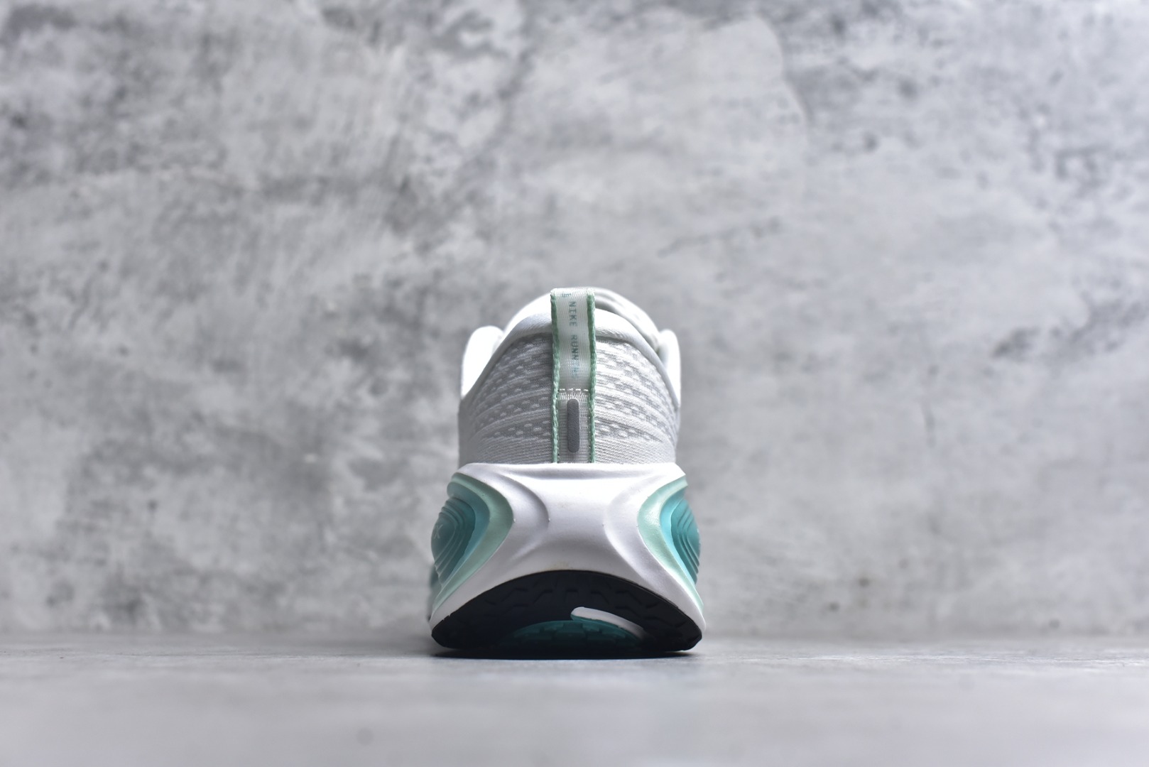 图片[5]-#NIKE VOMERO PLUS V18PLUS 登月 白绿 HV8154-100 女鞋 36 36.5 37.5 38 38.5 39 40-选品中心