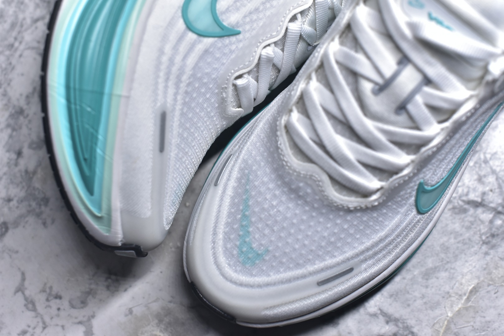 图片[8]-#NIKE VOMERO PLUS V18PLUS 登月 白绿 HV8154-100 女鞋 36 36.5 37.5 38 38.5 39 40-选品中心