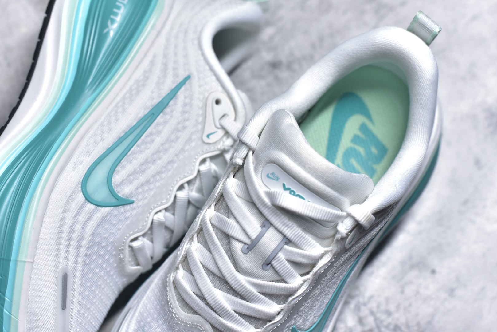 图片[9]-#NIKE VOMERO PLUS V18PLUS 登月 白绿 HV8154-100 女鞋 36 36.5 37.5 38 38.5 39 40-选品中心