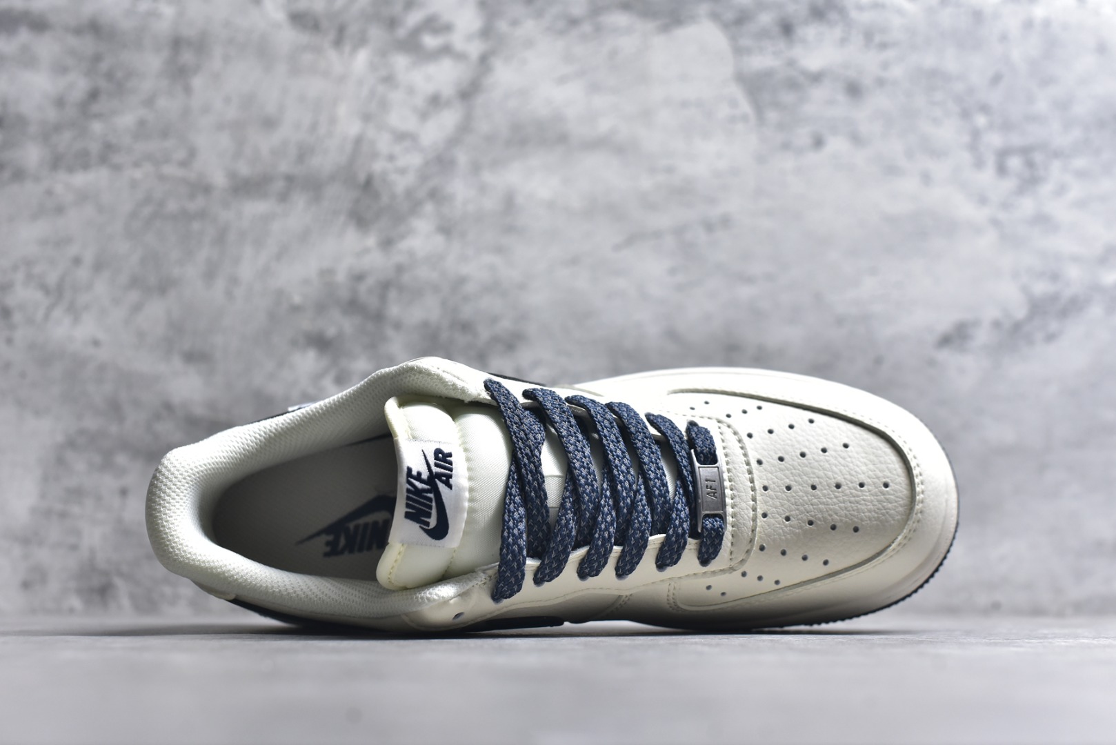 图片[4]-#海外限量发售！公司级NIke Air Force 1 \’07 Low “NIKE压纹——米白深蓝树纹”空军一号 低帮 运动鞋 休闲鞋 折边针车 工艺难度大 原楦头原纸板 原装鞋盒 定制五金配件 内置全掌气垫 原厂鞋底 货号：SM6668-122 尺码：36 36.5 37.5 38 38.5 39 40 40.5 41 42 42.5 43 44 44.5 45-选品中心