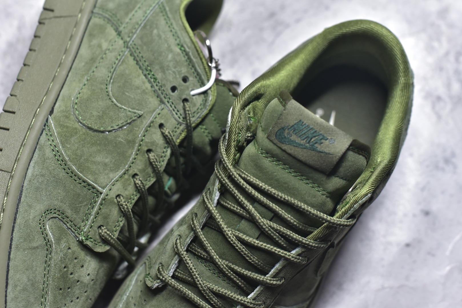 图片[9]-#海外爆款限量发售！高端定制Nike SB Dunk Low “Superme联名——军绿麂皮” 高端定制 低帮休闲板鞋 定制鞋盒 大厂纯原品质出货 超高清洁度 皮料切割干净无任何毛边 细节完美 货号：SD8888-003 尺码：36 36.5 37.5 38 38.5 39 40 40.5 41 42 42.5 43 44 44.5 45-选品中心