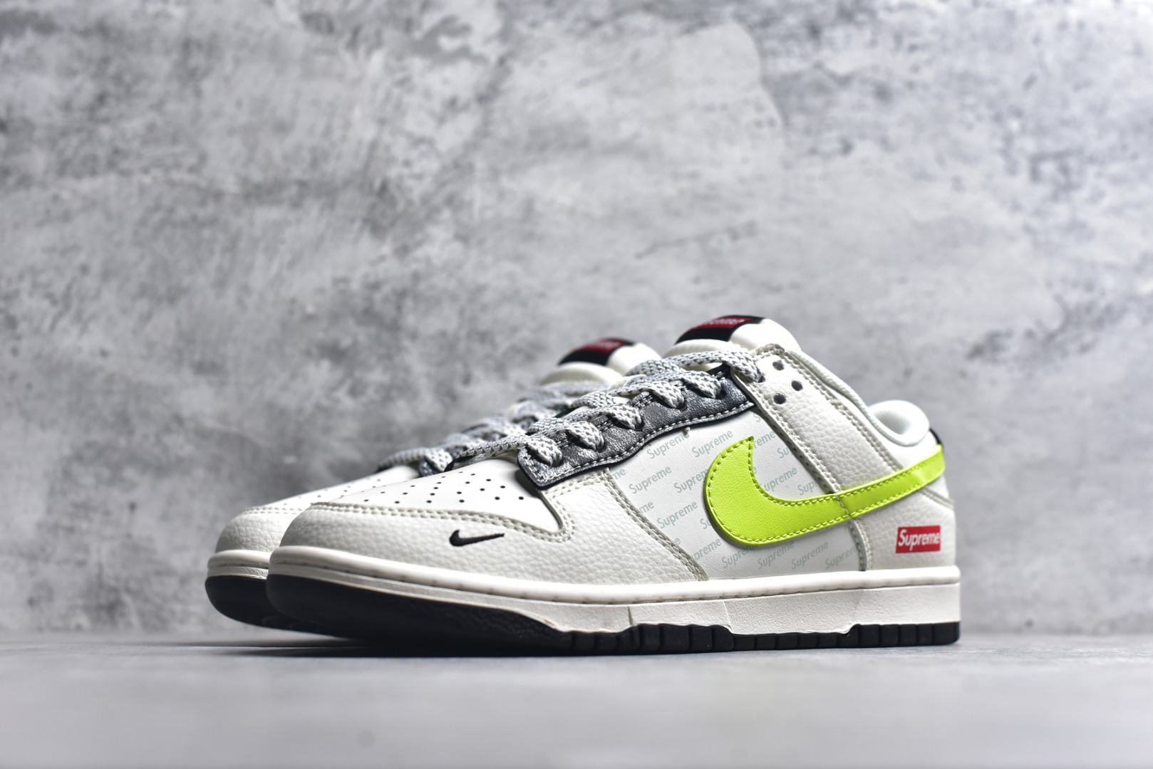 图片[2]-#海外爆款限量发售！Nike SB Dunk Low“Supreme联名——荧光绿勾” 周年高端定制 低帮休闲板鞋 定制鞋盒 大厂纯原品质出货 超高清洁度 皮料切割干净无任何毛边 细节完美 货号：XS6089-625 尺码：36 36.5 37.5 38 38.5 39 40 40.5 41 42 42.5 43 44 44.5 45-选品中心
